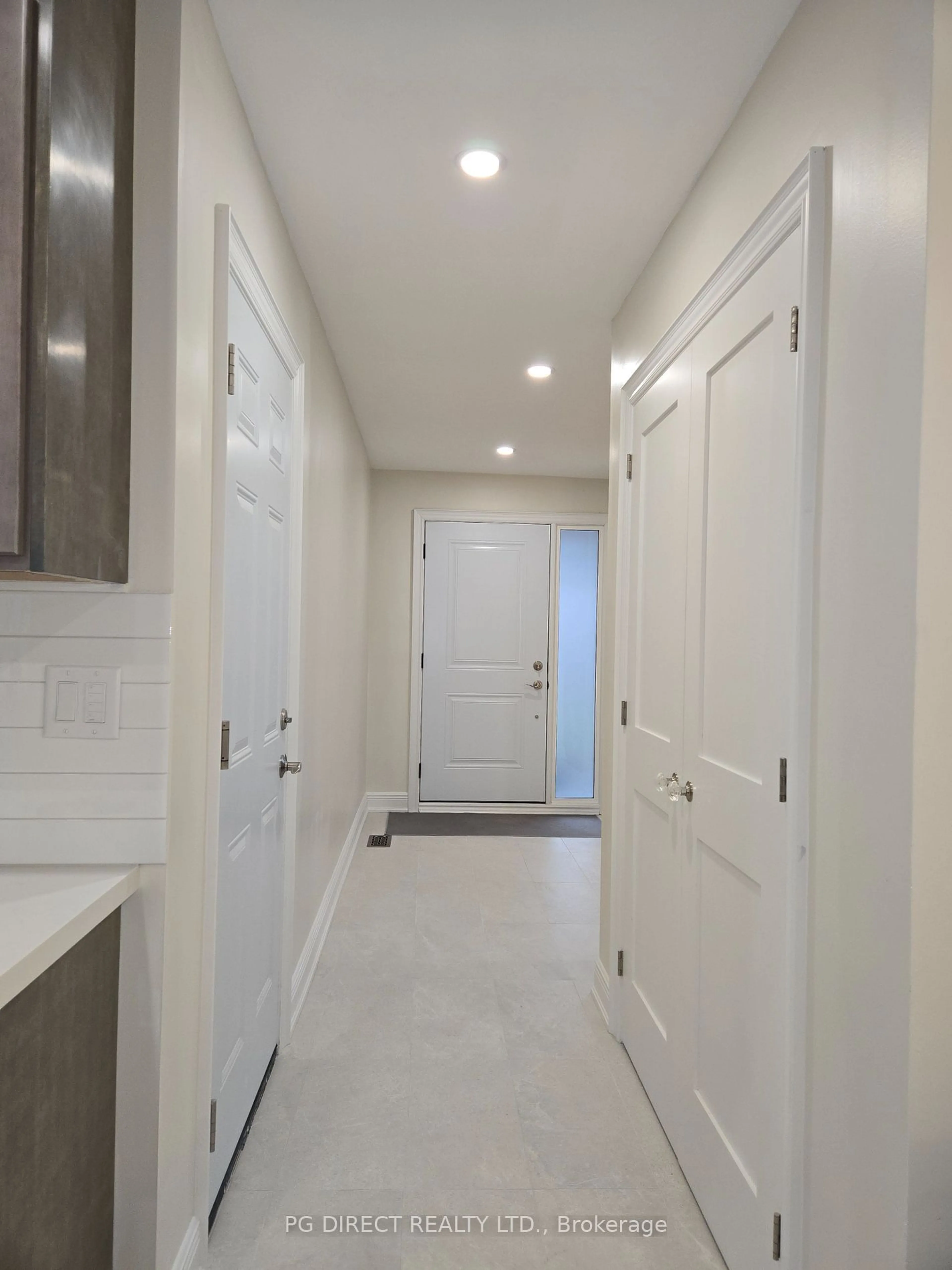 Indoor entryway, wood floors for 14 Glen Vista Dr, Hamilton Ontario L8K 6B7