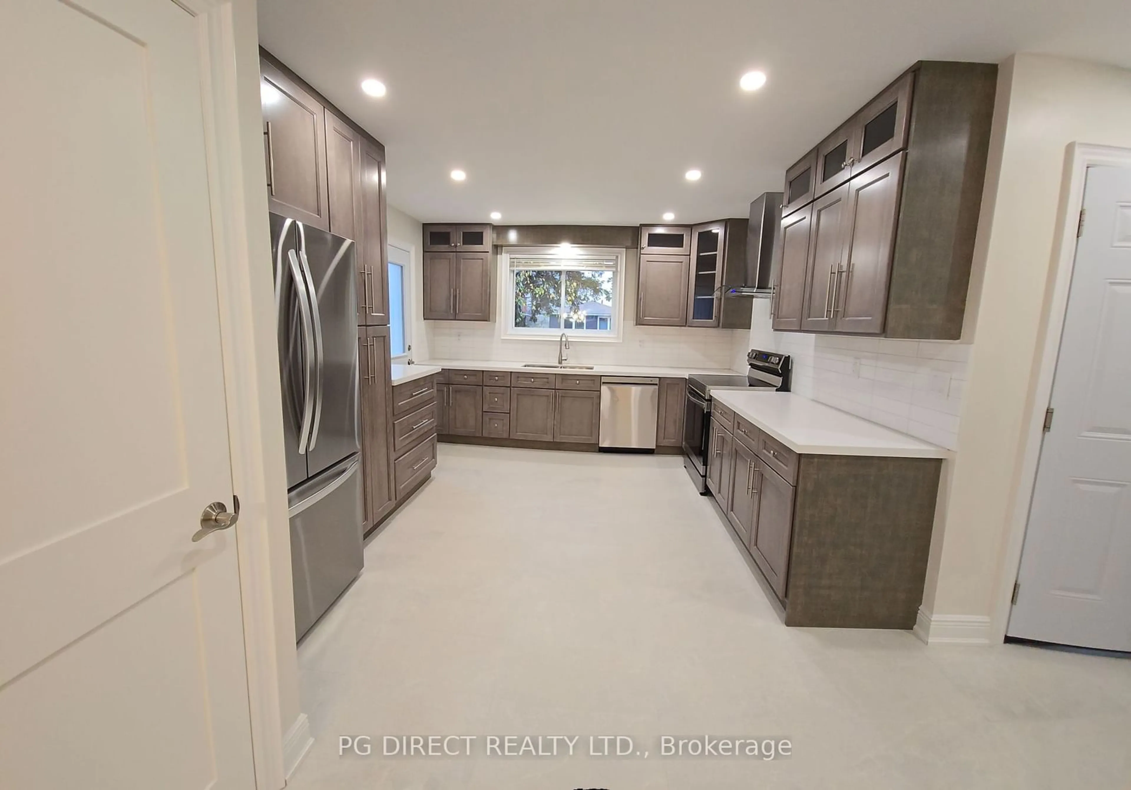 Open concept kitchen for 14 Glen Vista Dr, Hamilton Ontario L8K 6B7