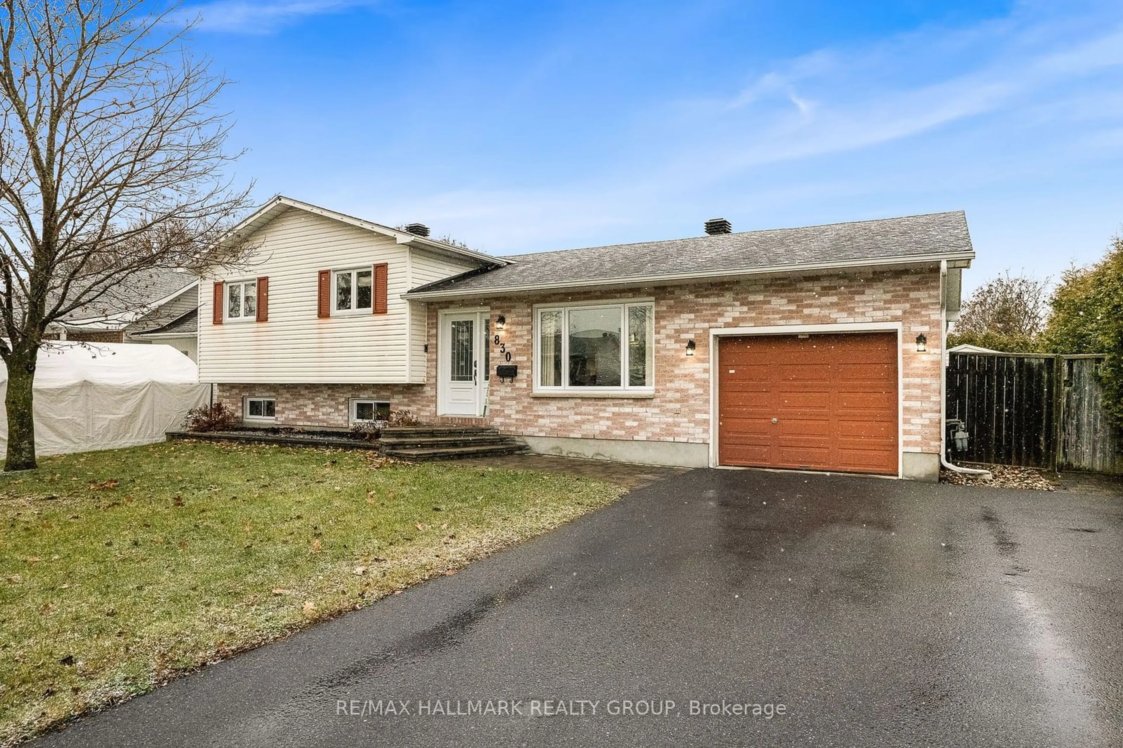 Frontside or backside of a home, cottage for 830 Cote St, Clarence-Rockland Ontario K4K 1J9