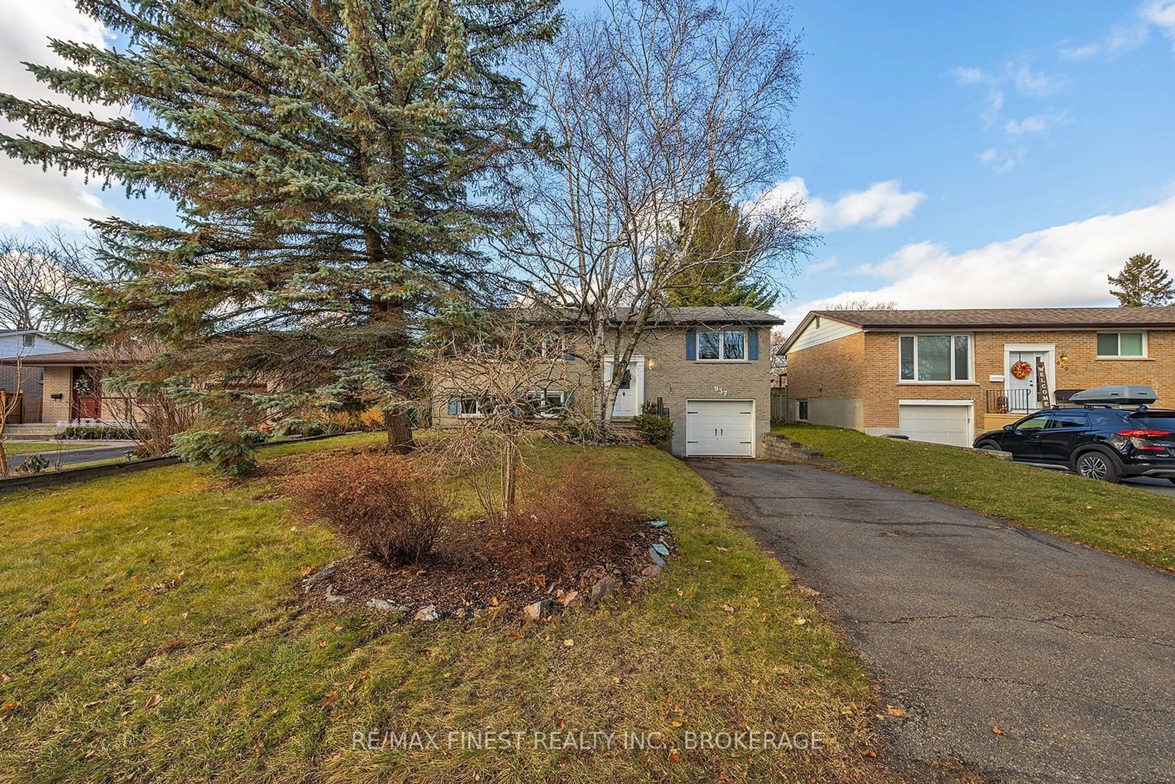 A pic from exterior of the house or condo, the fenced backyard for 937 PEMBRIDGE Cres, Kingston Ontario K7M 6C6