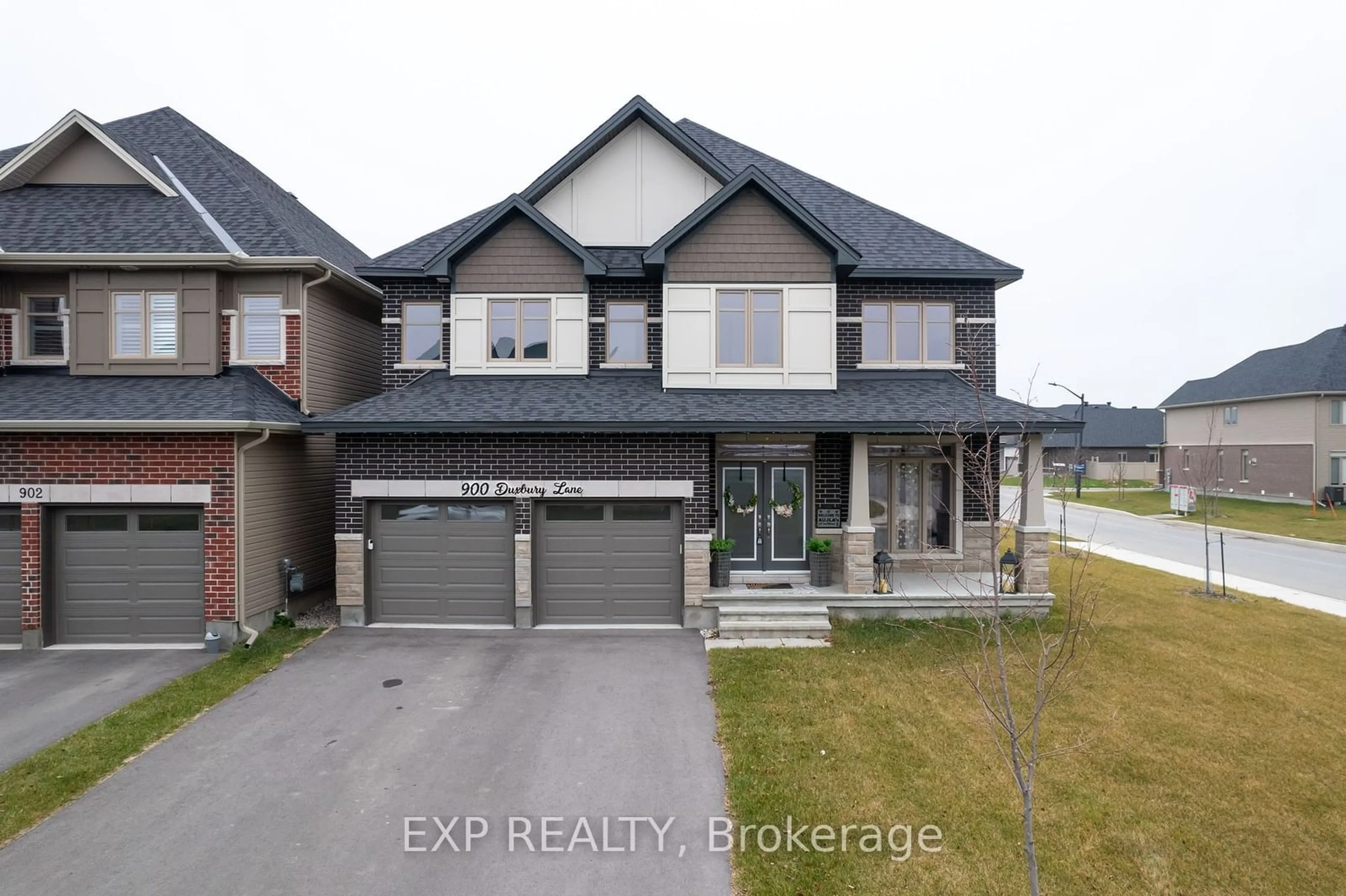 Frontside or backside of a home, the street view for 900 Duxbury Lane, Blossom Park - Airport and Area Ontario K4M 0M3