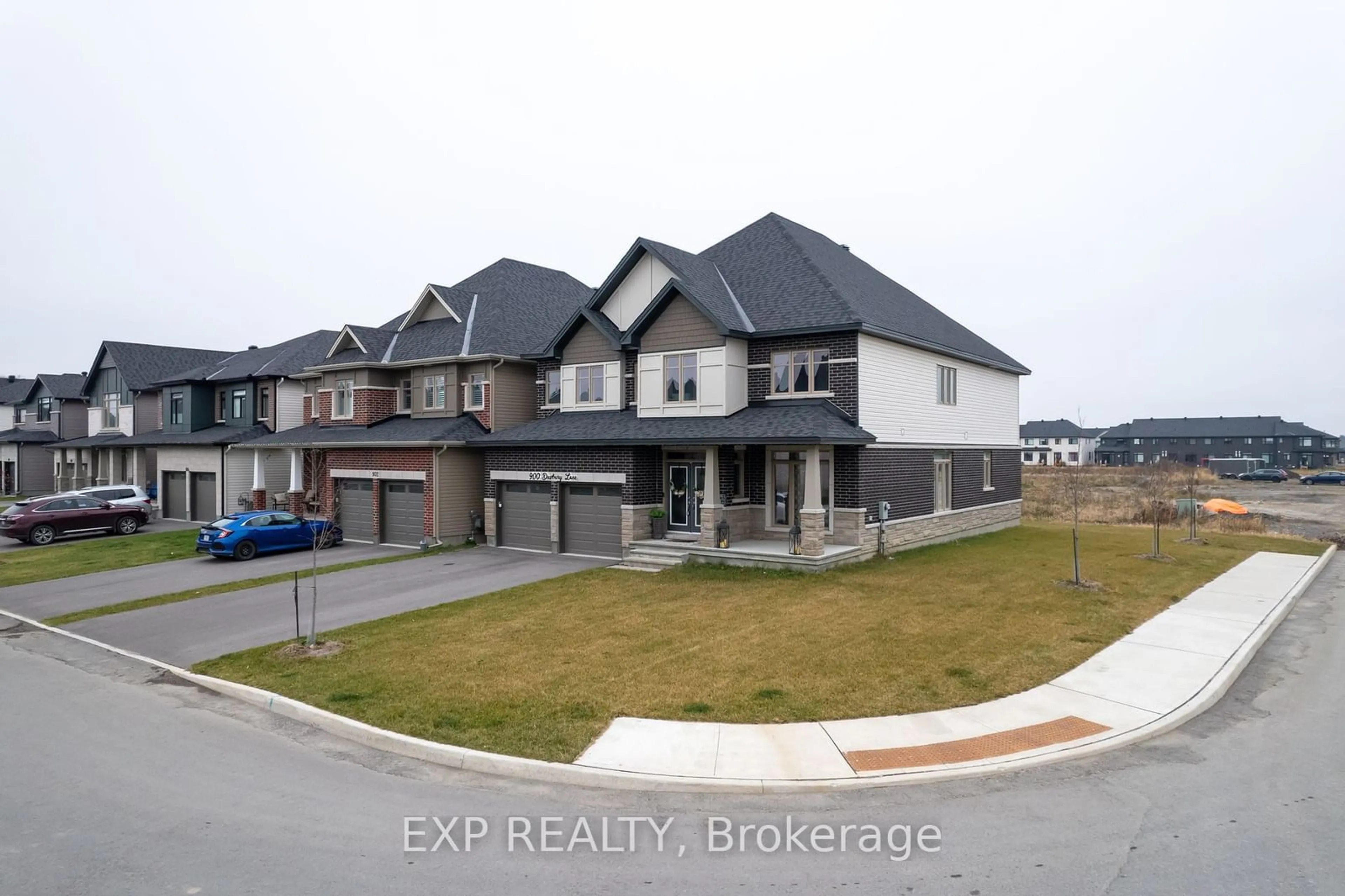 Frontside or backside of a home, the street view for 900 Duxbury Lane, Blossom Park - Airport and Area Ontario K4M 0M3