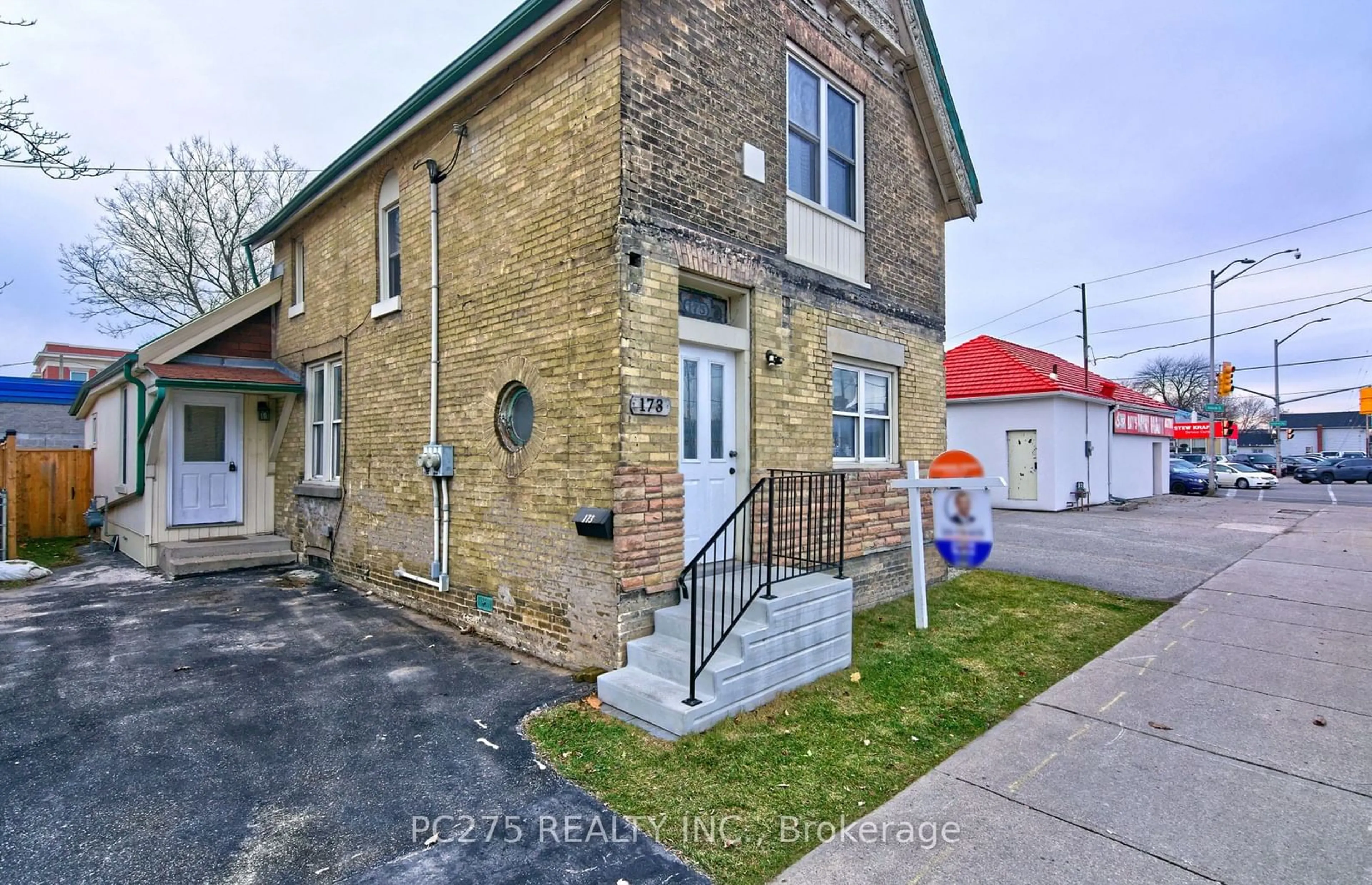 A pic from exterior of the house or condo, the street view for 173 Adelaide St, London Ontario N6B 3H1