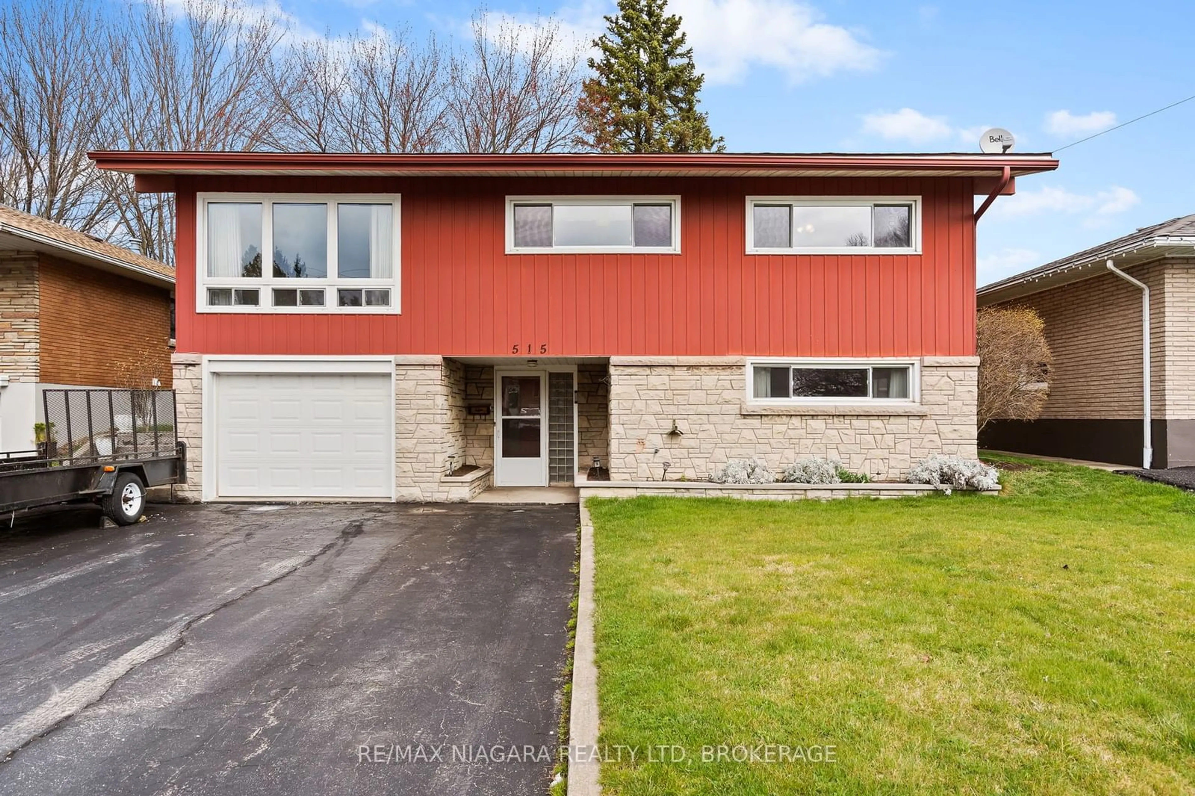 Frontside or backside of a home, the street view for 515 SUGARLOAF St, Port Colborne Ontario L3K 2P9