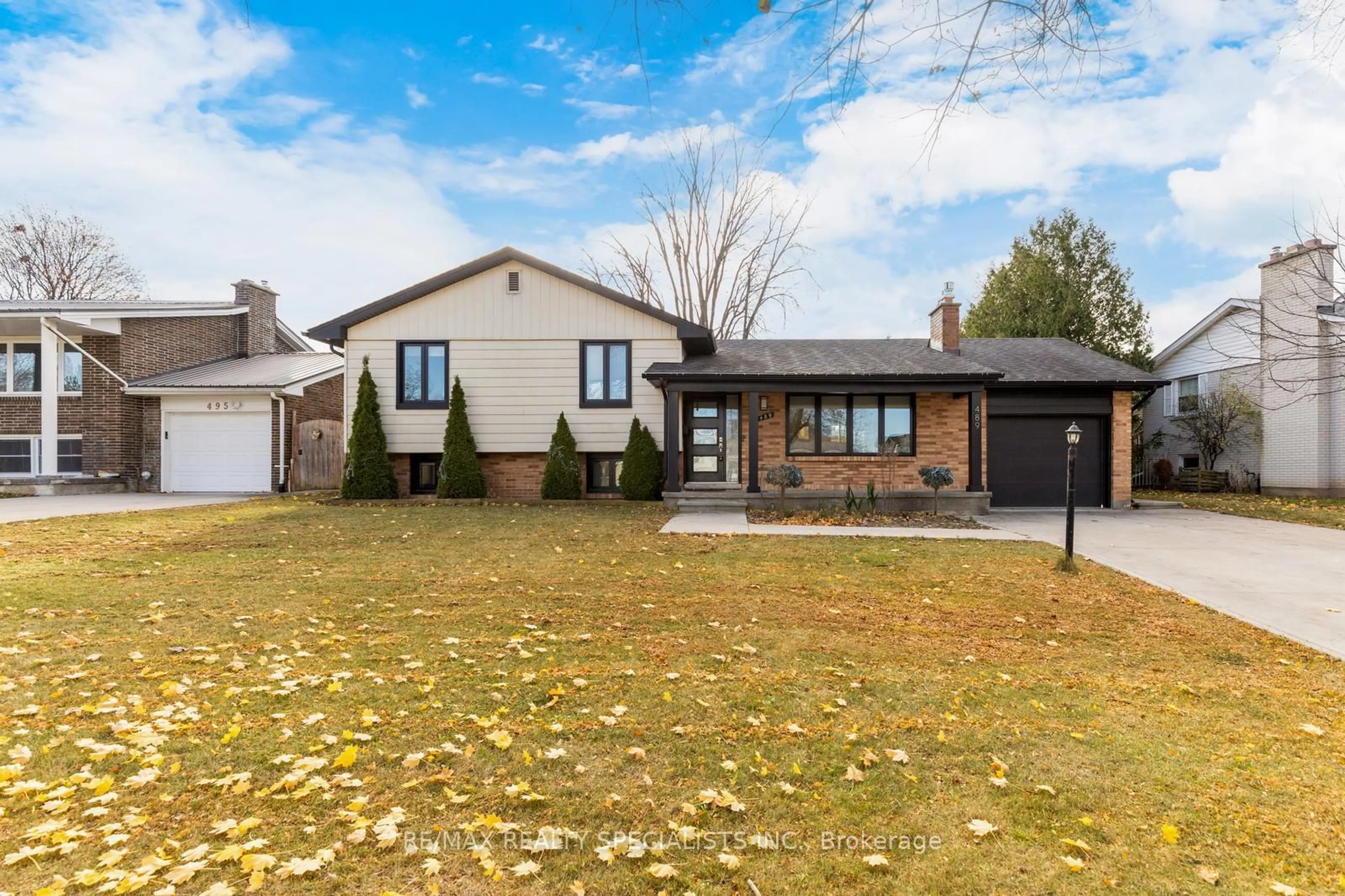 Frontside or backside of a home, cottage for 489 CHIDDINGTON Ave, London Ontario N6C 2W1