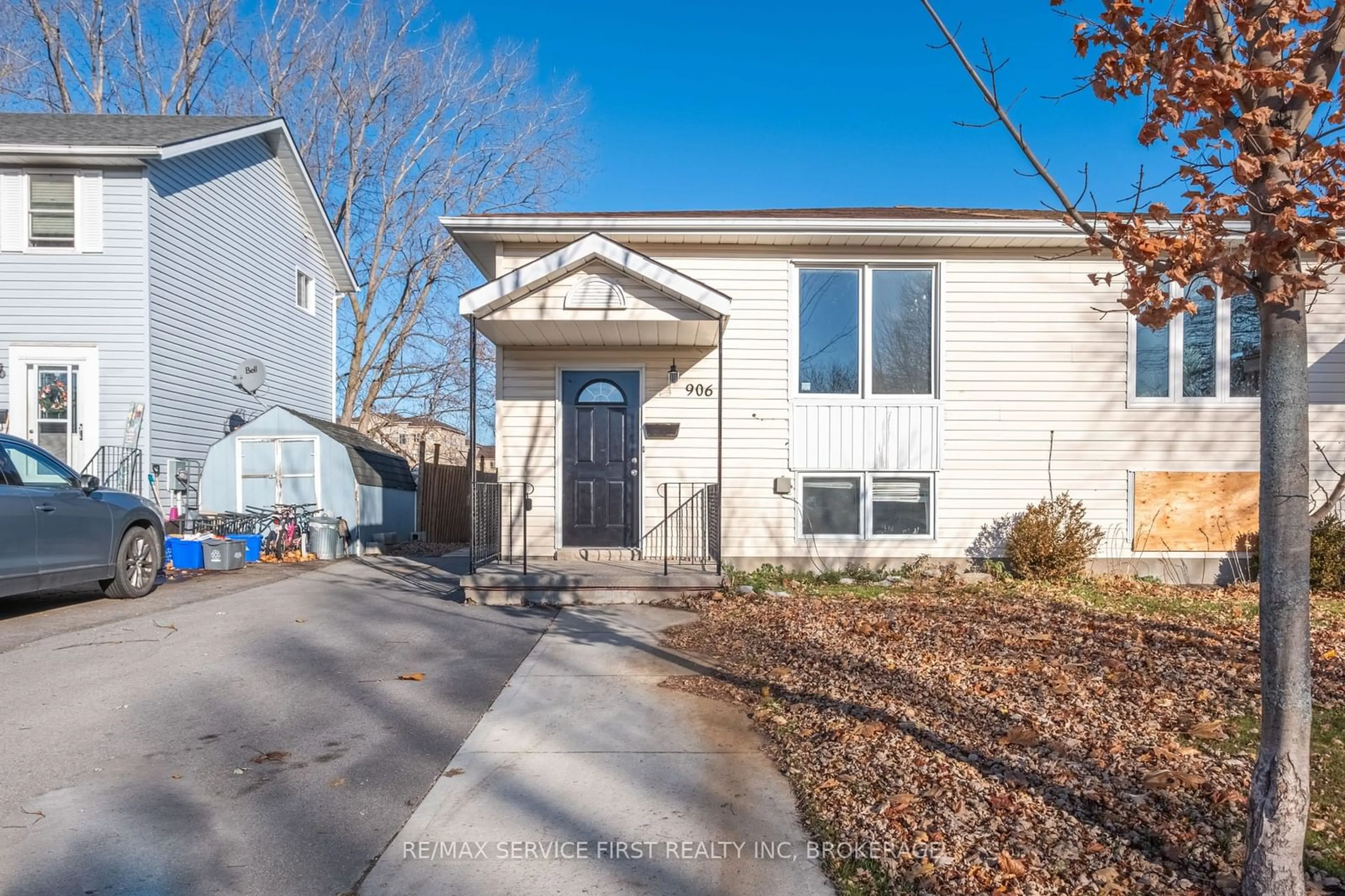 Frontside or backside of a home, the street view for 906 Uxbridge Cres, Kingston Ontario K7M 8K9