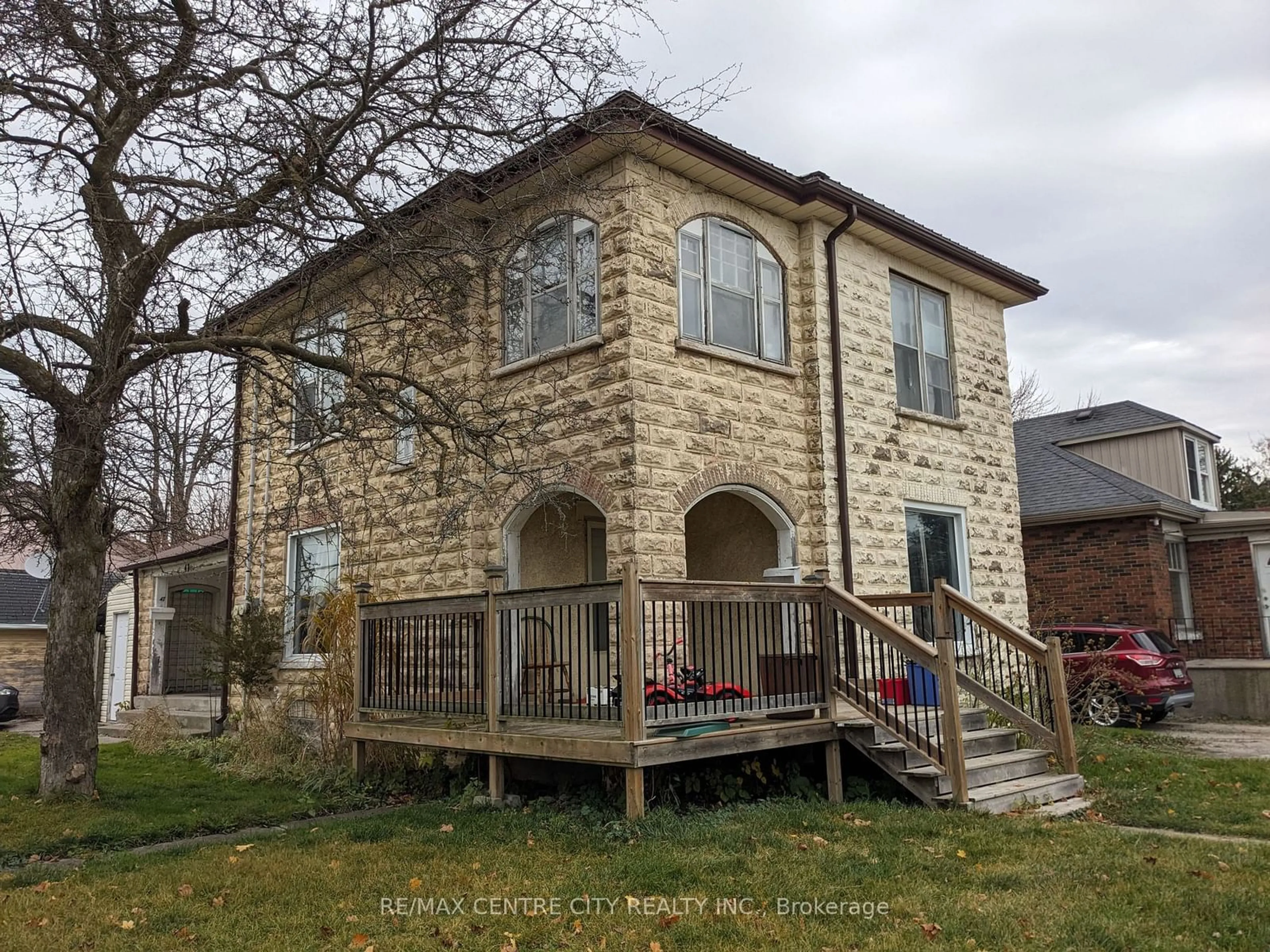 Home with brick exterior material, building for 171 Sydenham St, Aylmer Ontario N5H 1L6