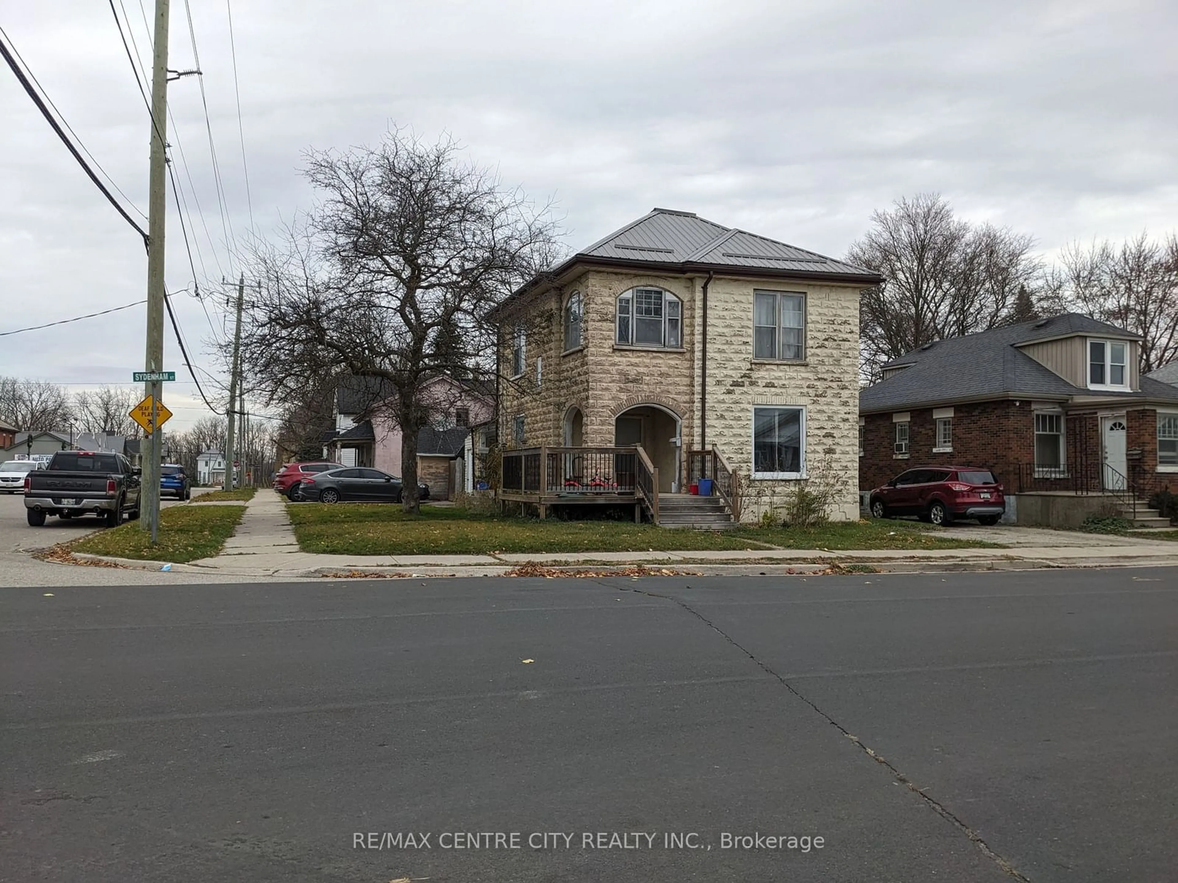 Home with brick exterior material, street for 171 Sydenham St, Aylmer Ontario N5H 1L6