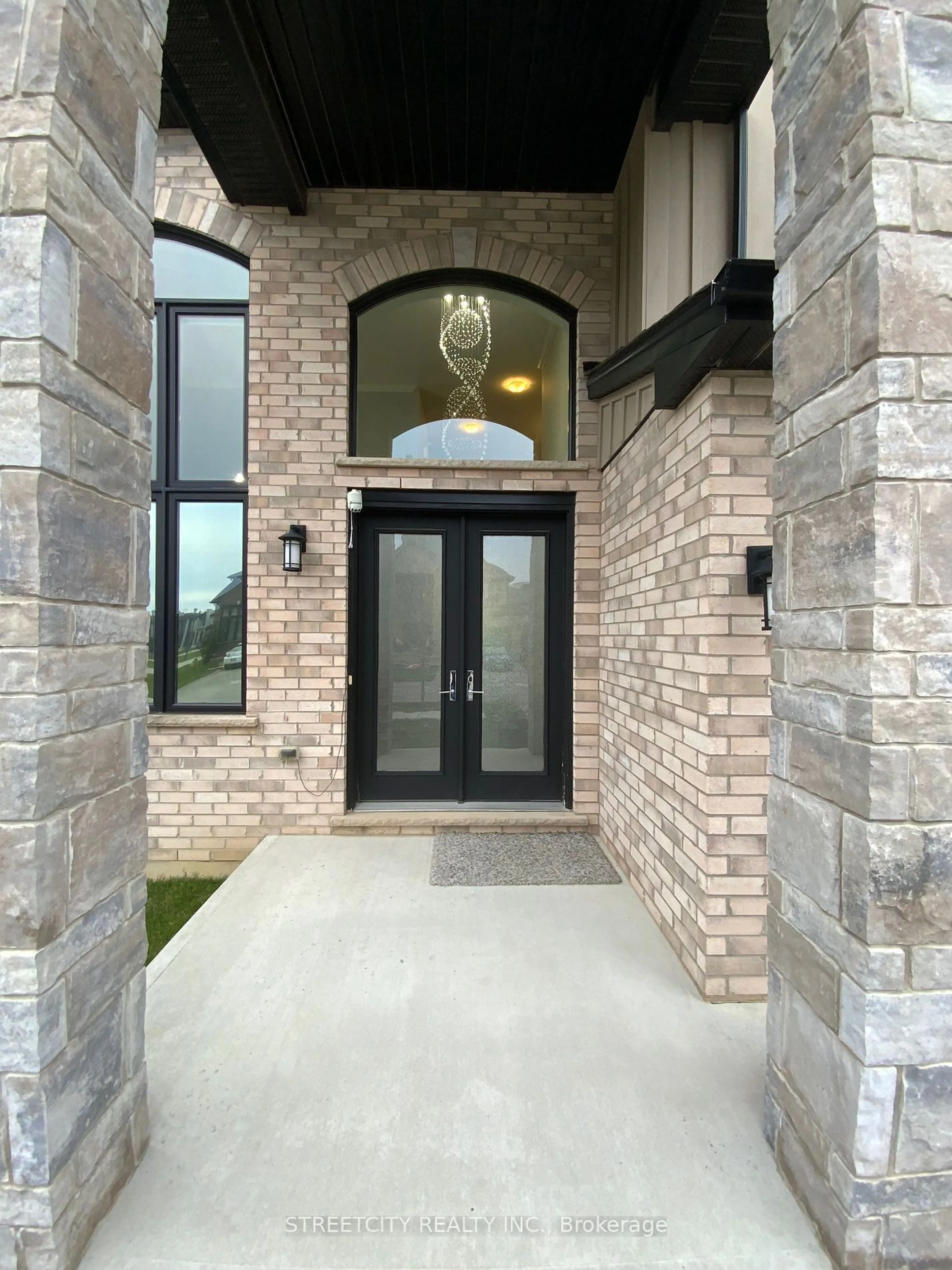 Indoor entryway, cement floor for 1295 Dyer Cres, London Ontario N6G 0S7