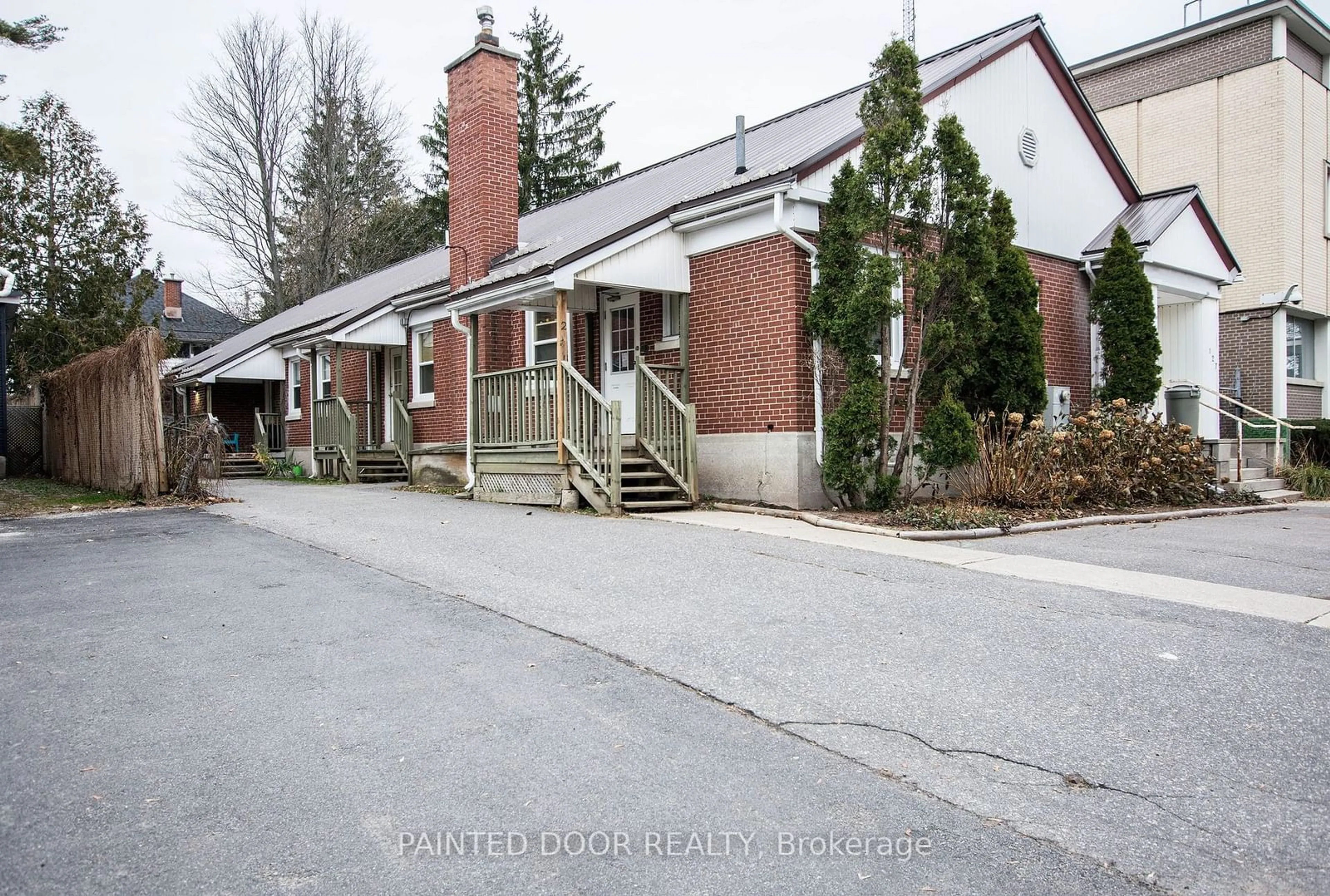 A pic from exterior of the house or condo, the street view for 127 Manitoba St, Bracebridge Ontario P1L 2B7