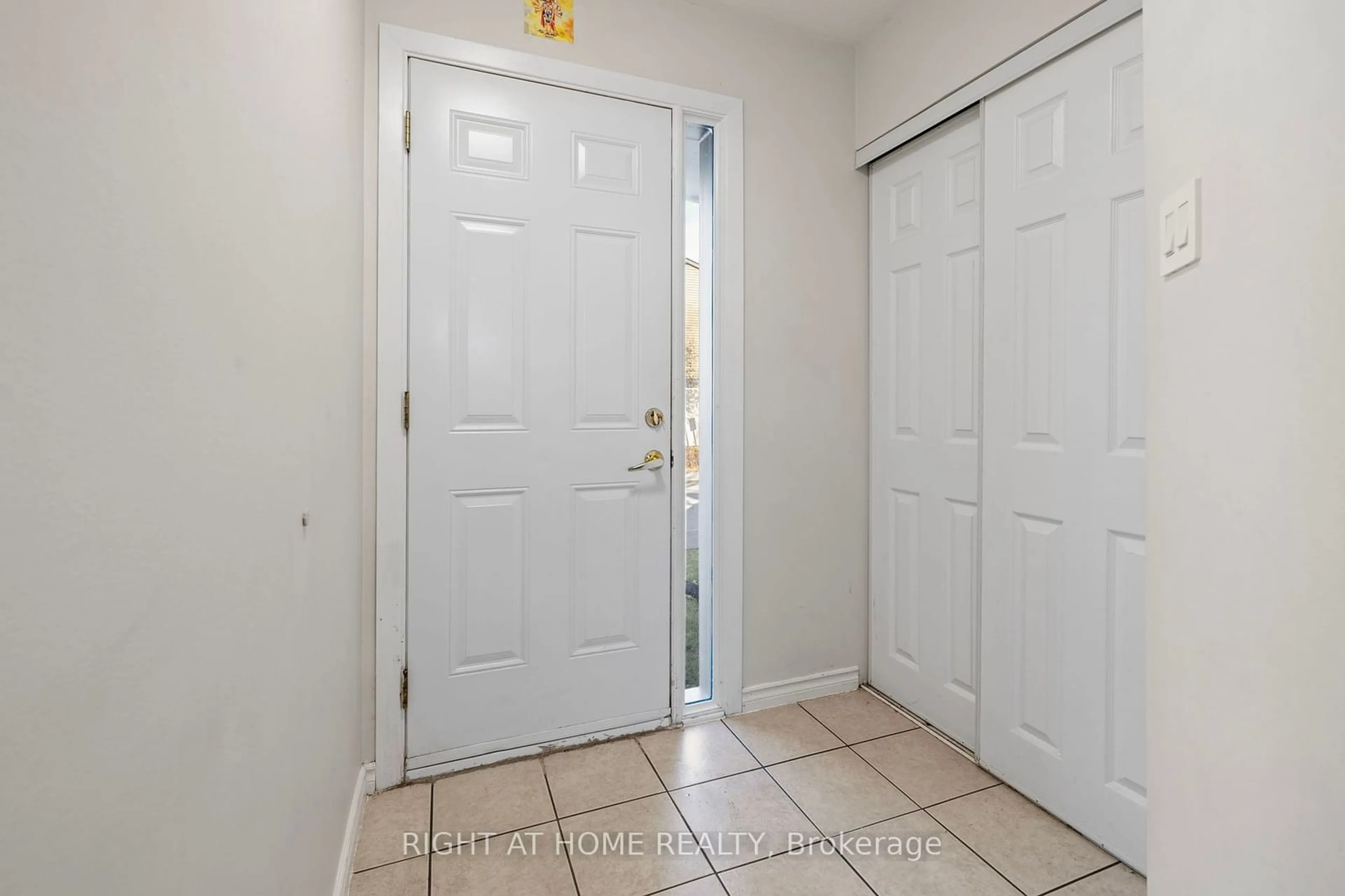 Indoor entryway, not visible floor for 2650 Pimlico Cres #107, Blossom Park - Airport and Area Ontario K1T 2A8