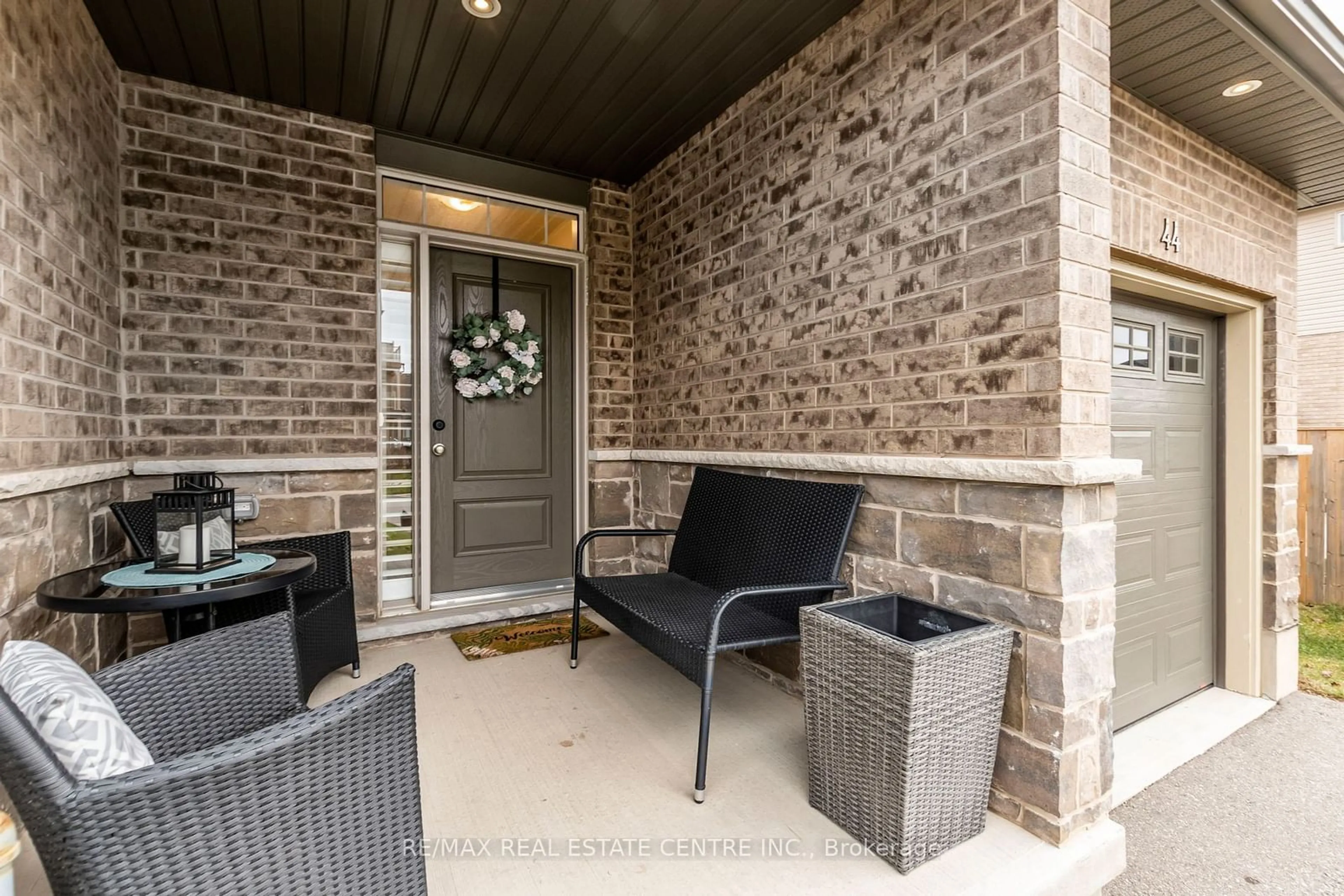 Patio, cottage for 44 Kay Cres, Guelph Ontario N1L 0N2