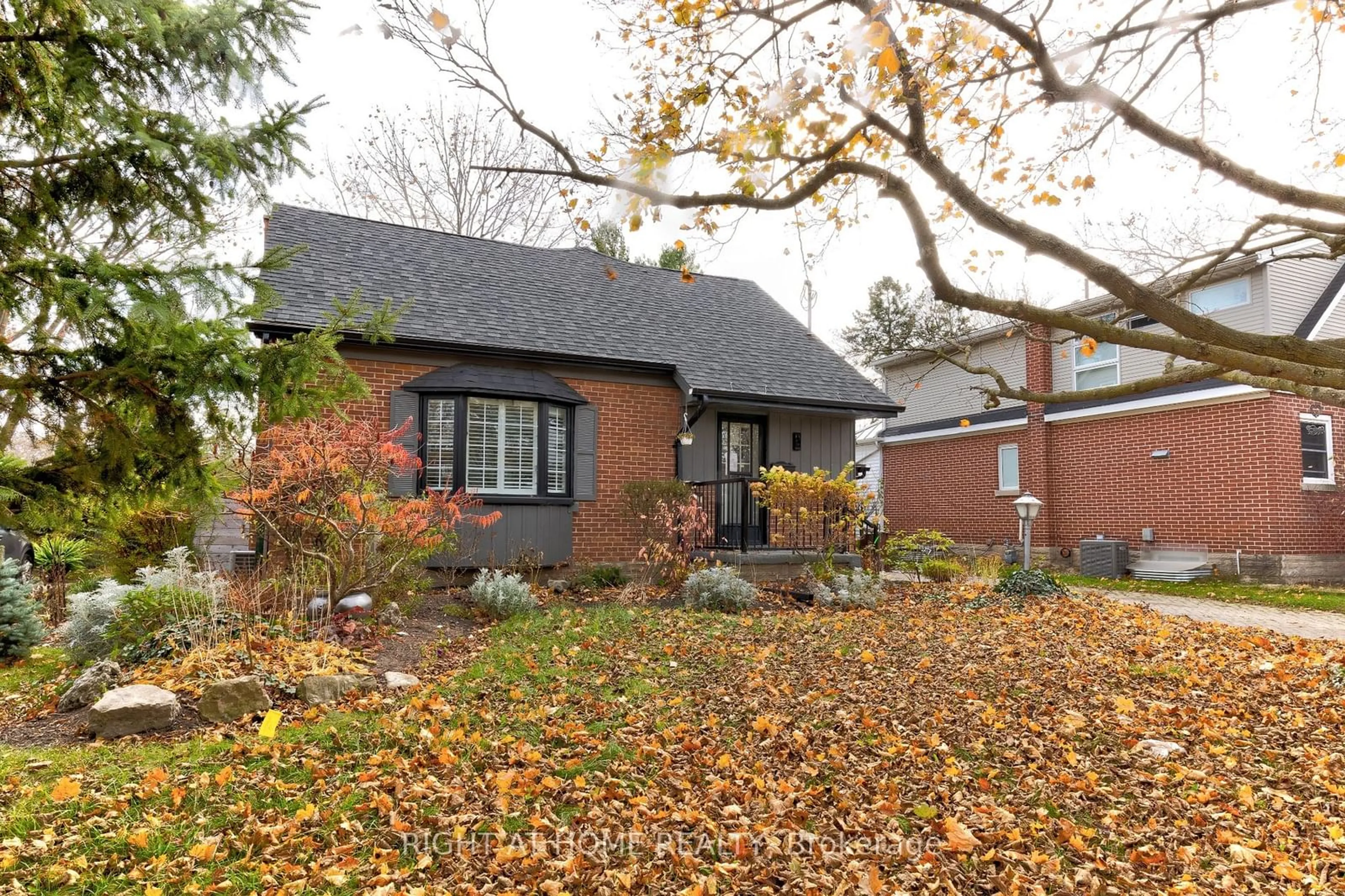 Home with brick exterior material for 45 Layton St, Kitchener Ontario N2B 1H1