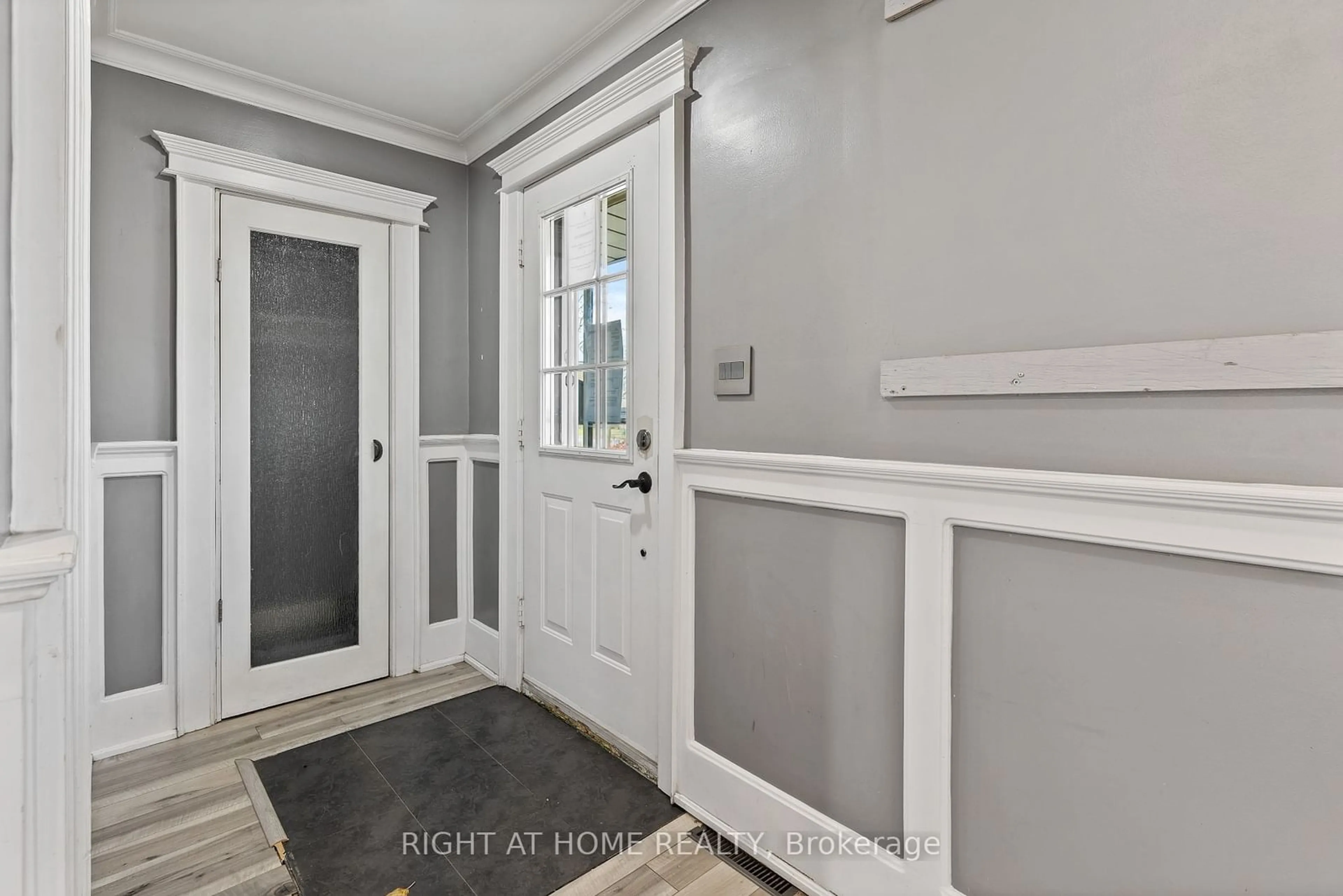 Indoor entryway, wood floors for 45 Layton St, Kitchener Ontario N2B 1H1