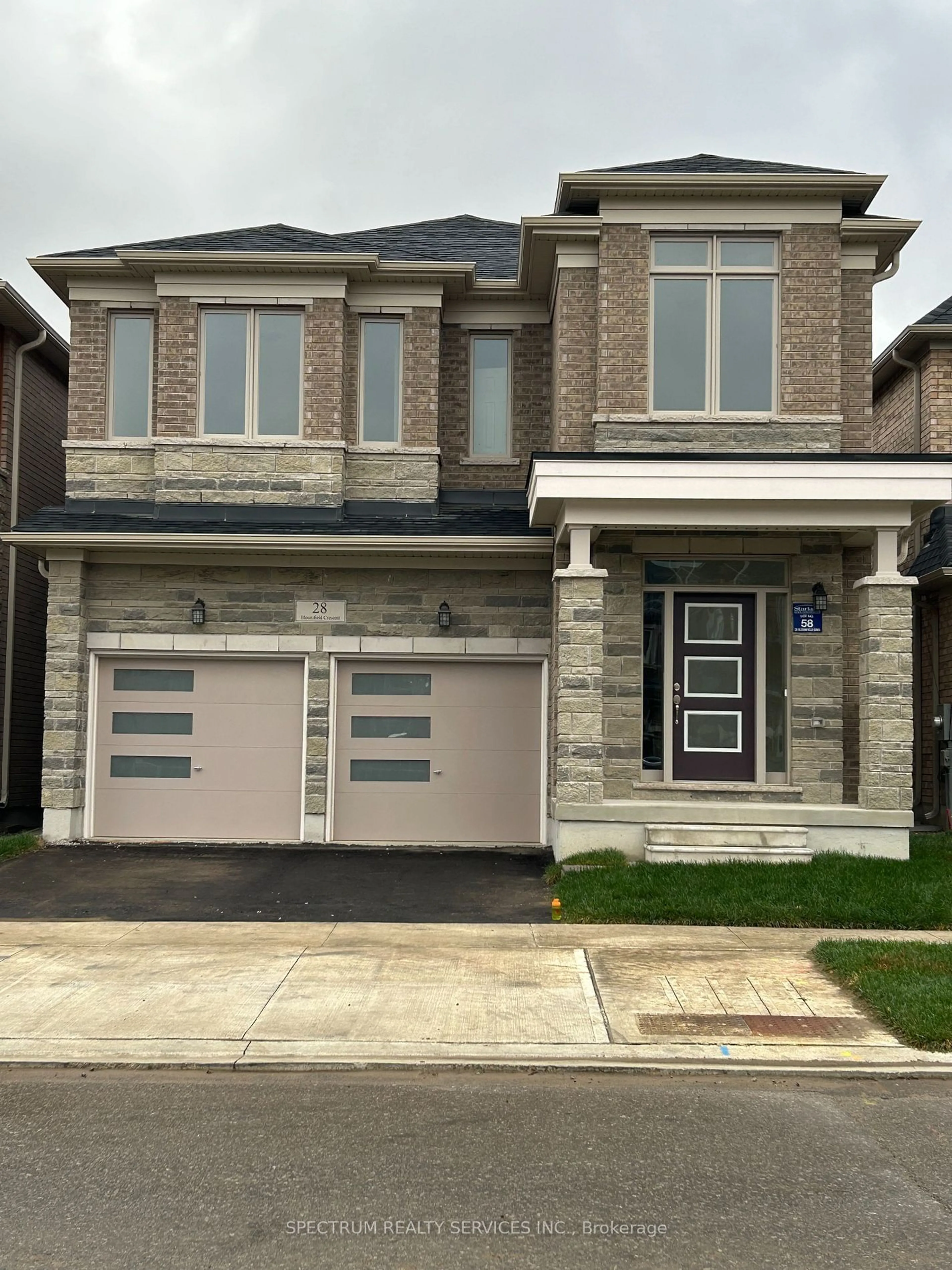 Home with brick exterior material for 28 Bloomfield Cres, Cambridge Ontario N1T 0G2