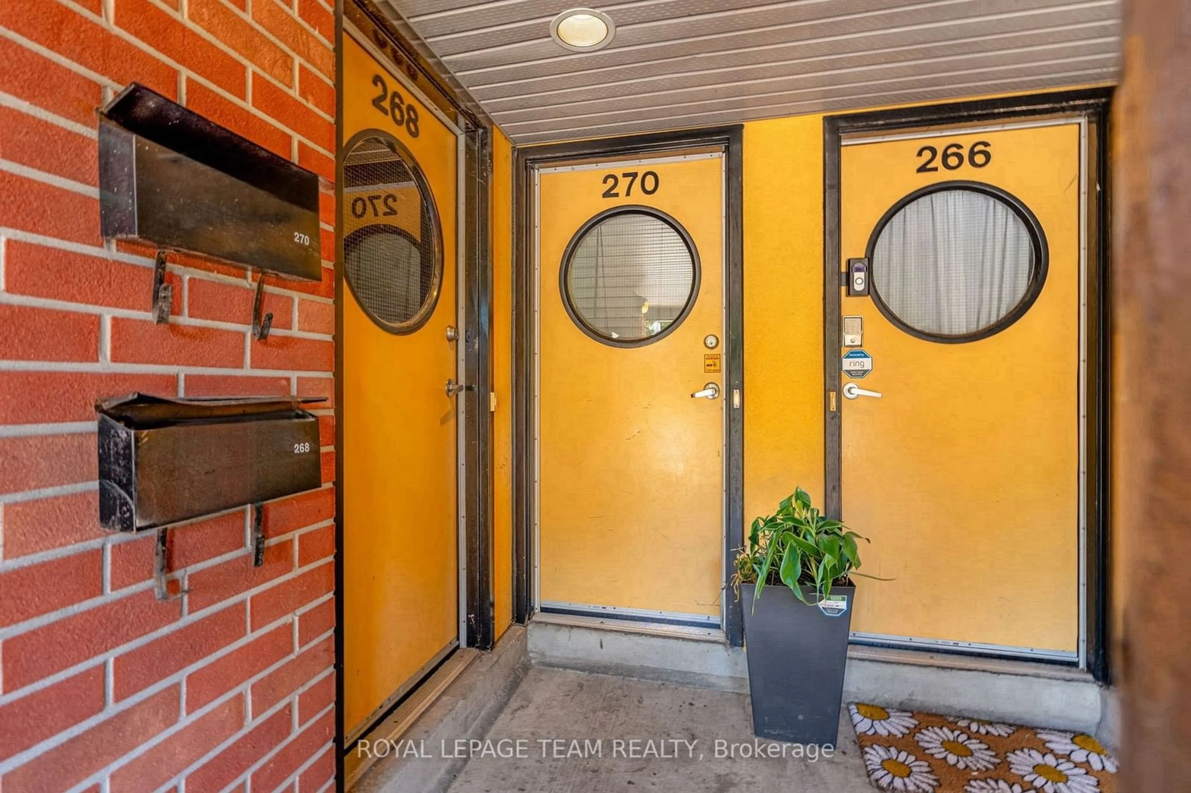 Indoor foyer for 270 King Edward Ave, Lower Town - Sandy Hill Ontario K1N 7M1