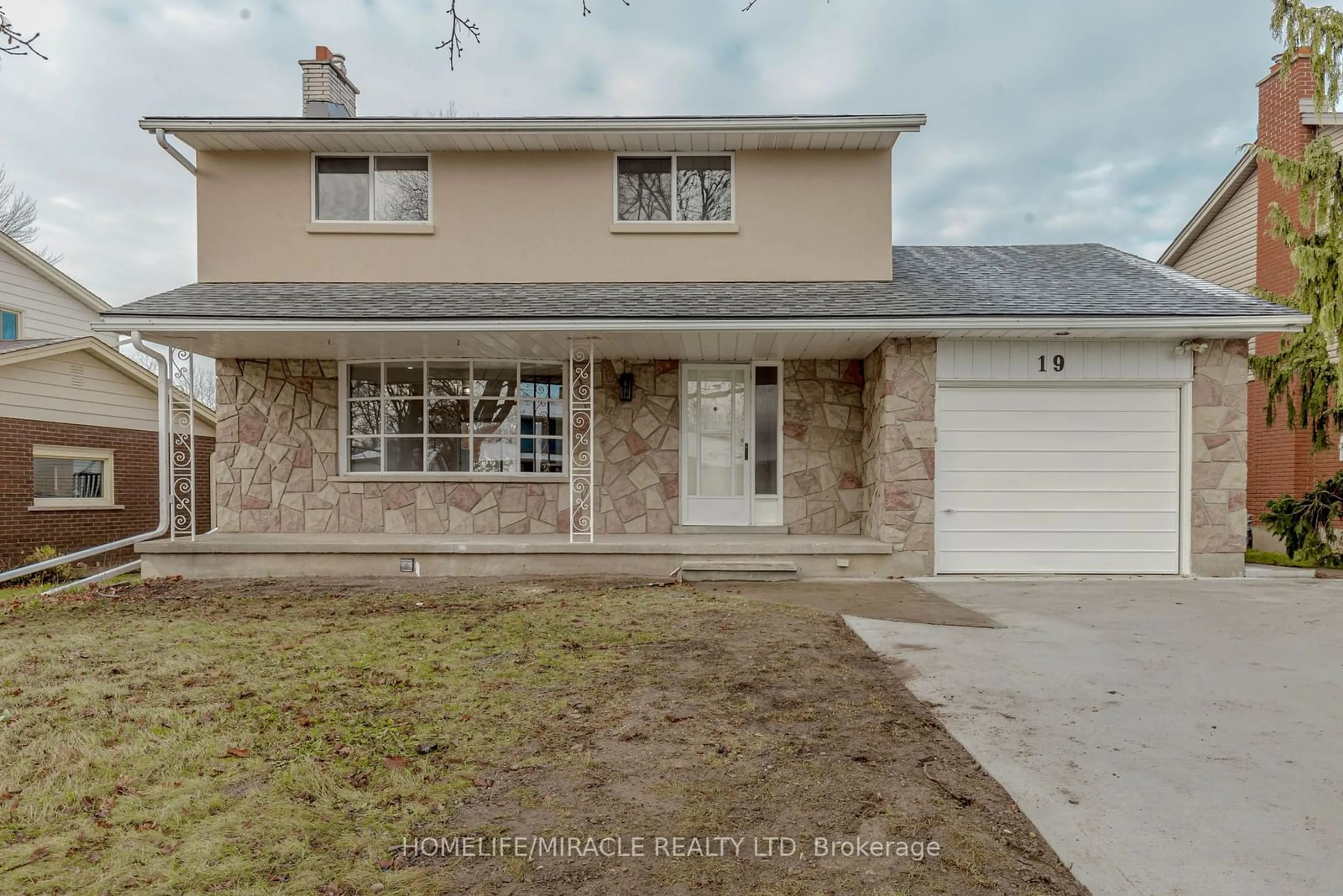 Frontside or backside of a home, the street view for 19 Niagara Rd, Kitchener Ontario N2B 1T1