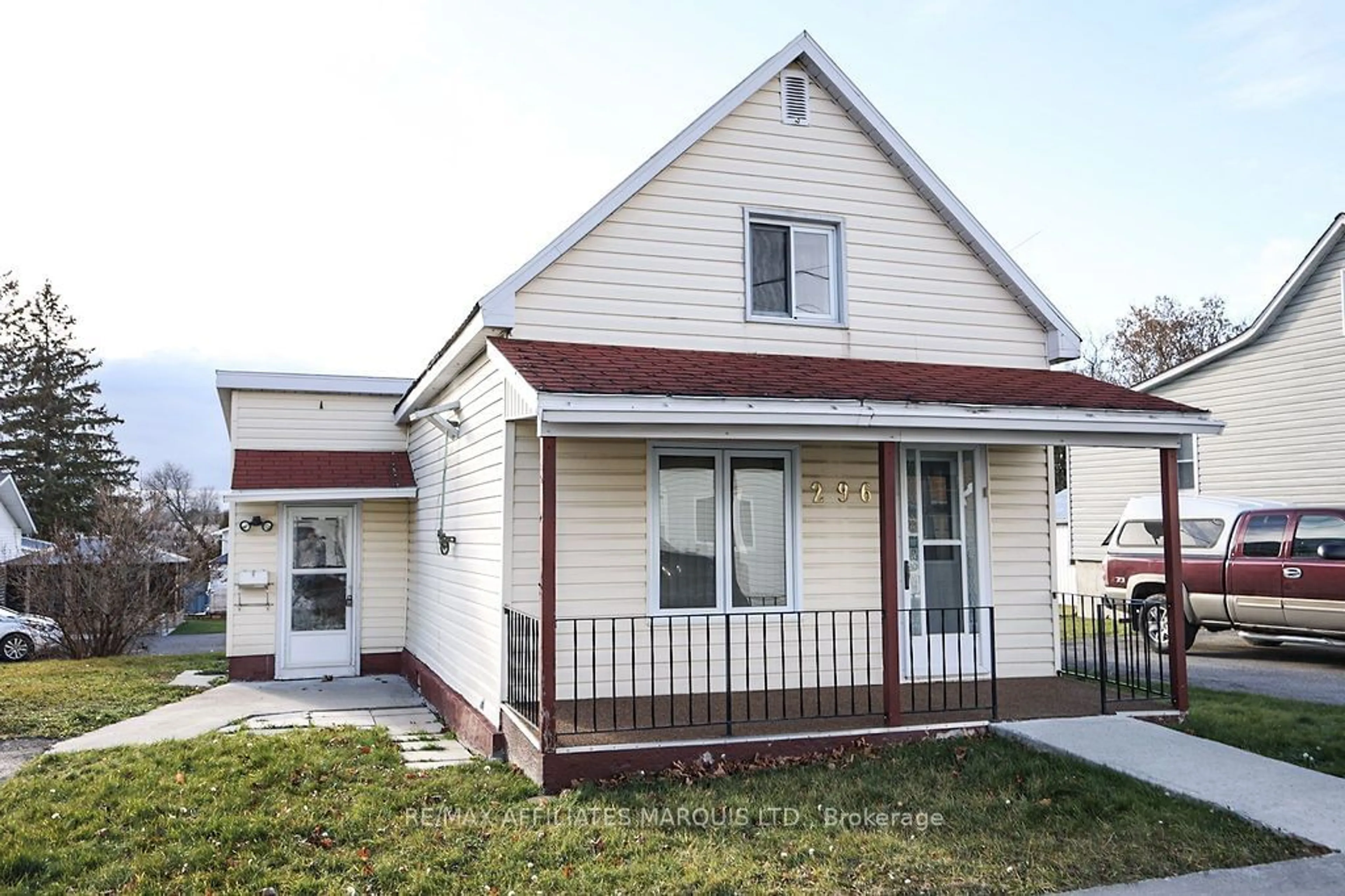 Frontside or backside of a home, cottage for 296 EAST BOUNDARY Rd, North Glengarry Ontario K0C 1A0