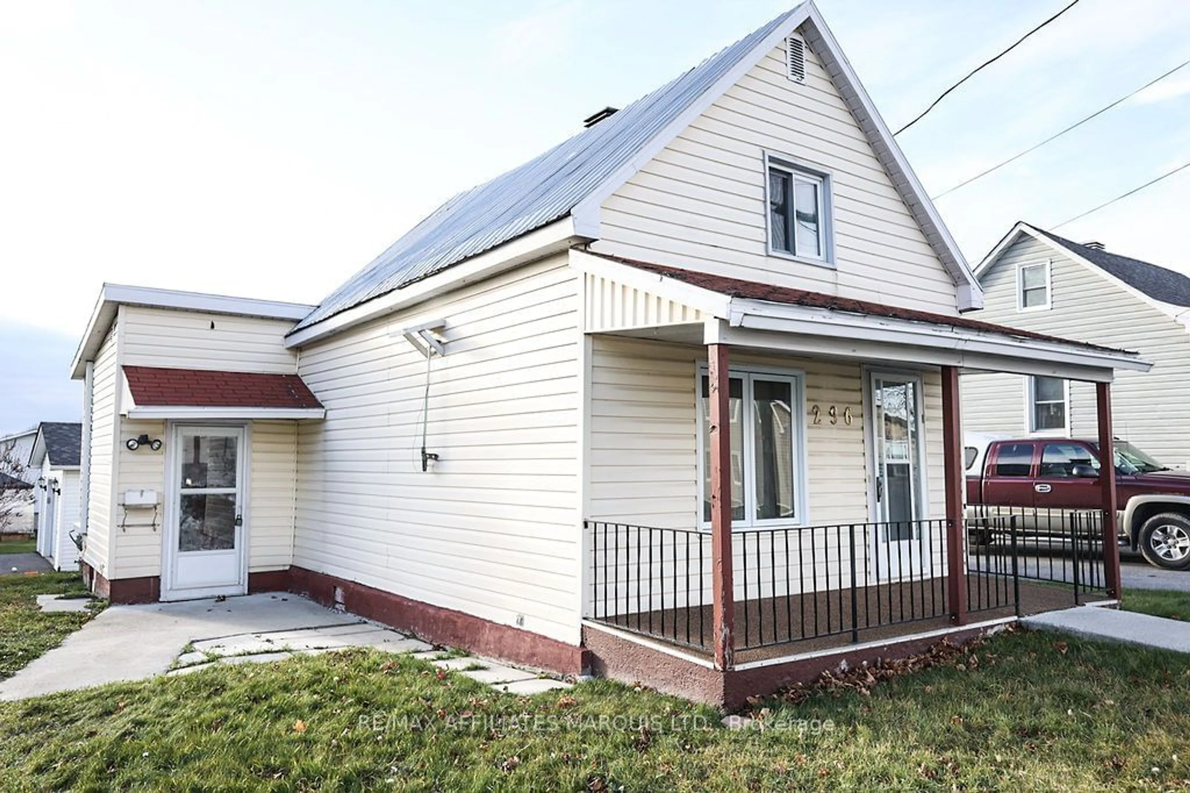 Frontside or backside of a home, cottage for 296 EAST BOUNDARY Rd, North Glengarry Ontario K0C 1A0