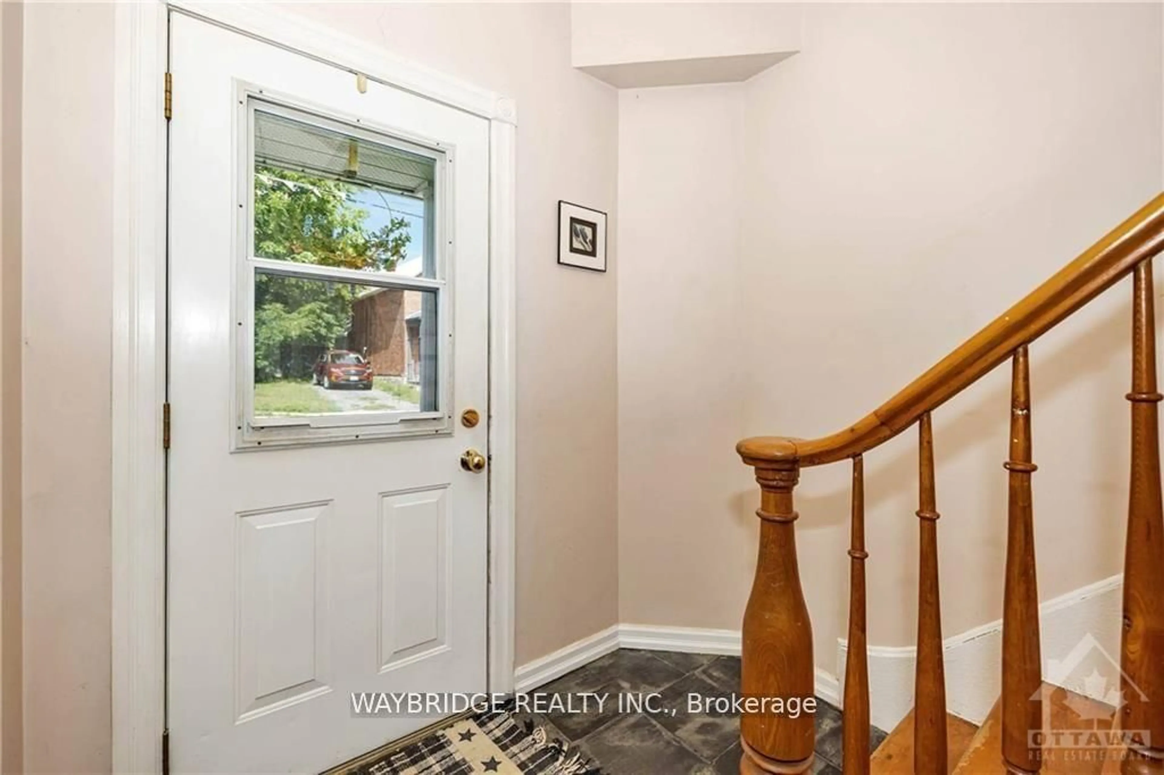 Indoor entryway, wood floors for 76 UNION St, Mississippi Mills Ontario K0A 1A0