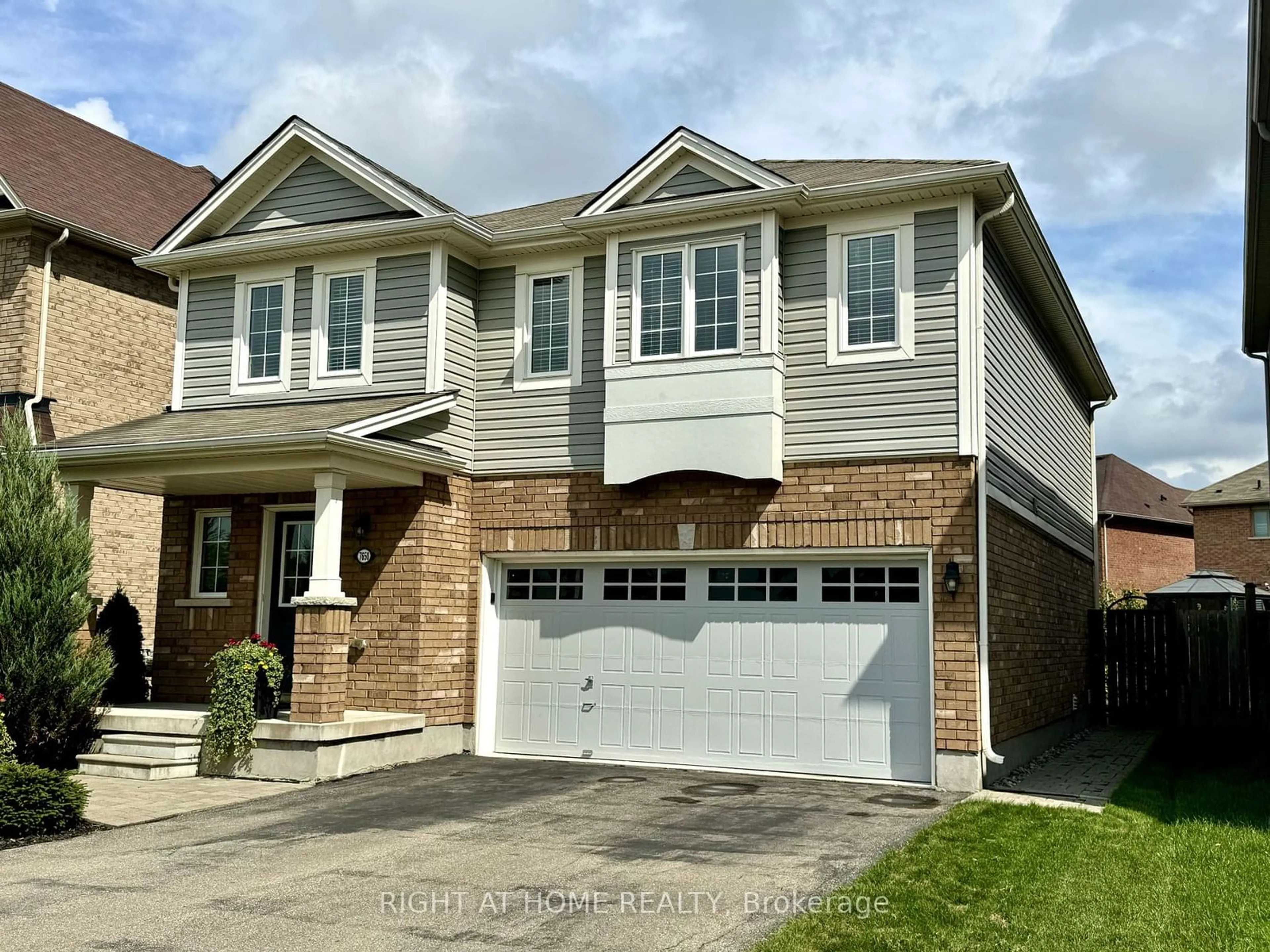 Frontside or backside of a home, the street view for 7650 Butternut Blvd, Niagara Falls Ontario L2H 0K8