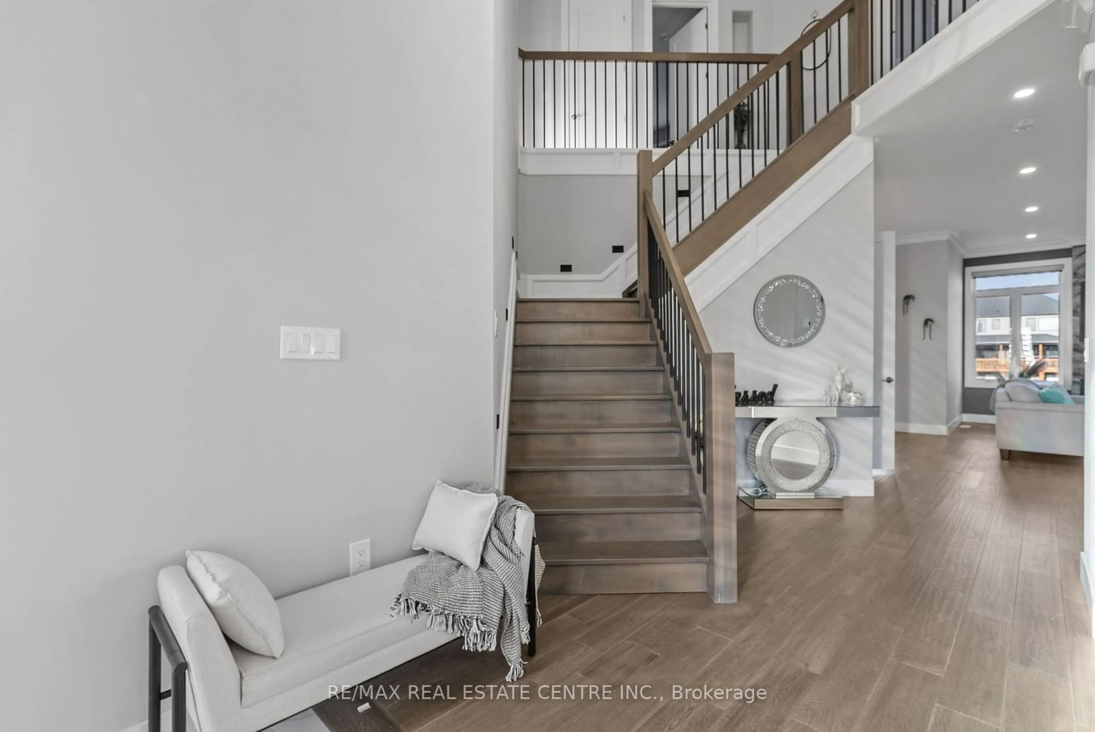 Stairs for 1337 Medway Park Dr, London Ontario N6G 0Z6