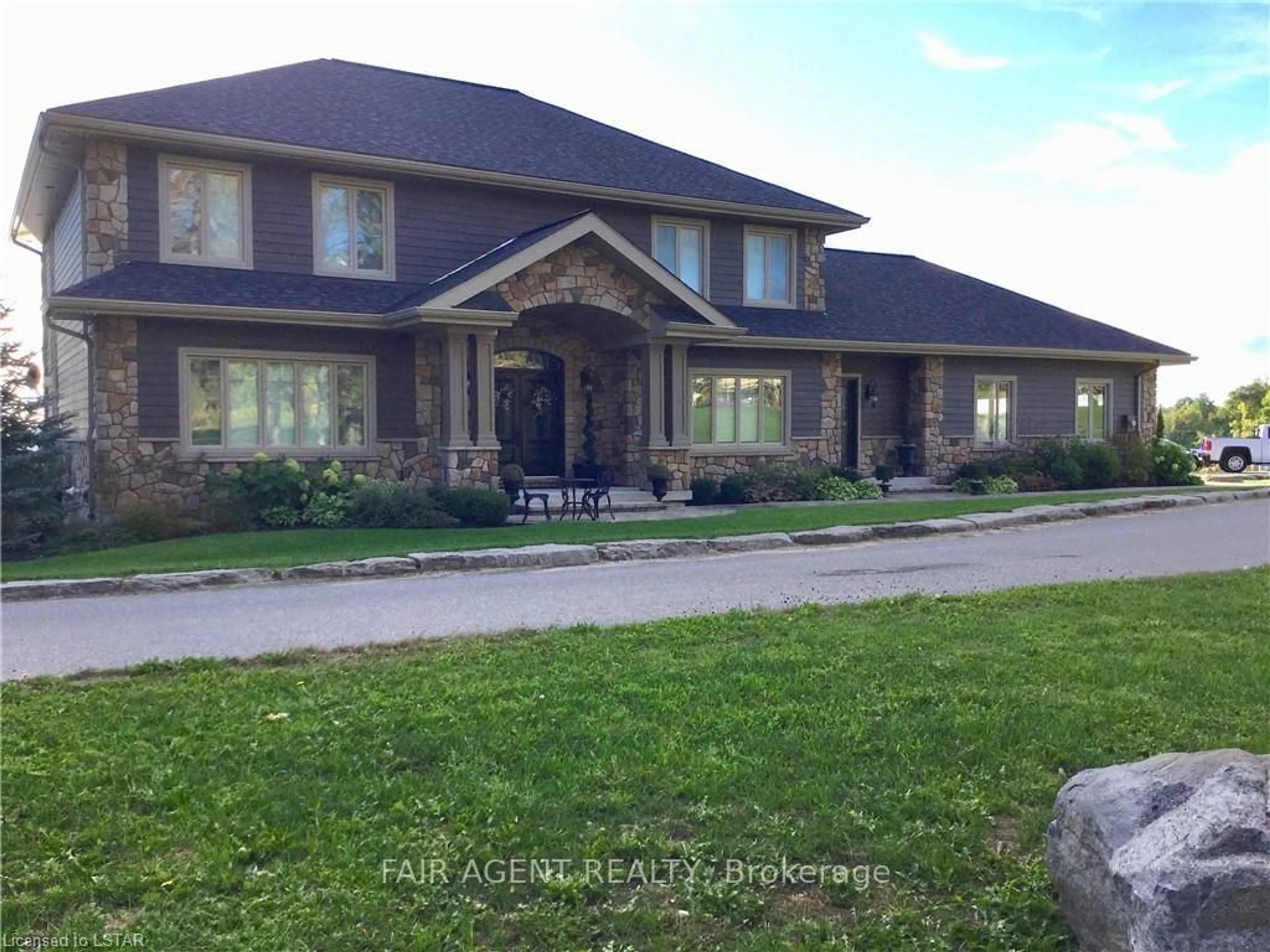 Frontside or backside of a home, the street view for 10 MILL Rd, Parry Sound Remote Area Ontario P0H 1Y0