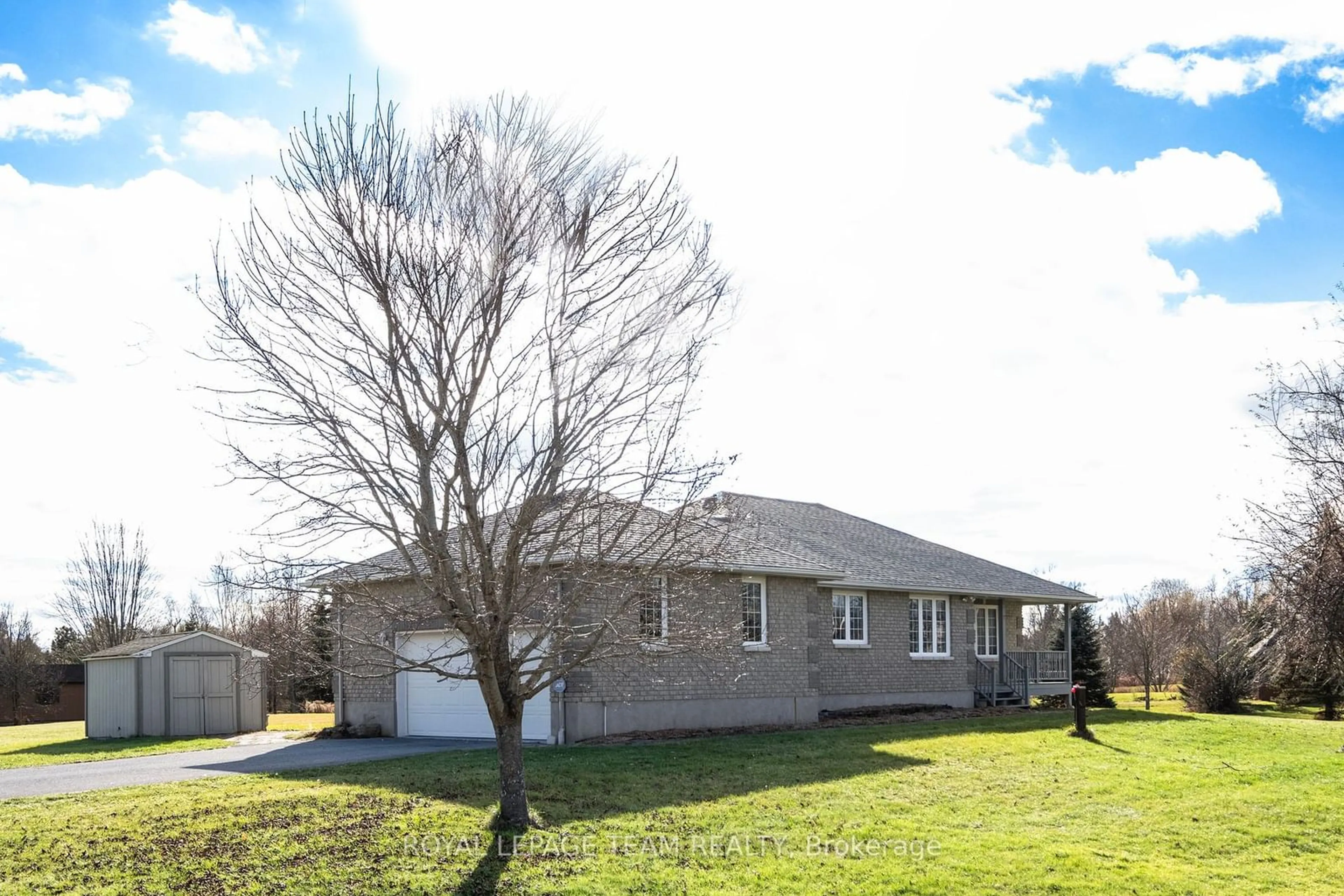 Frontside or backside of a home, the front or back of building for 14 Garrison Dr, North Grenville Ontario K0G 1J0