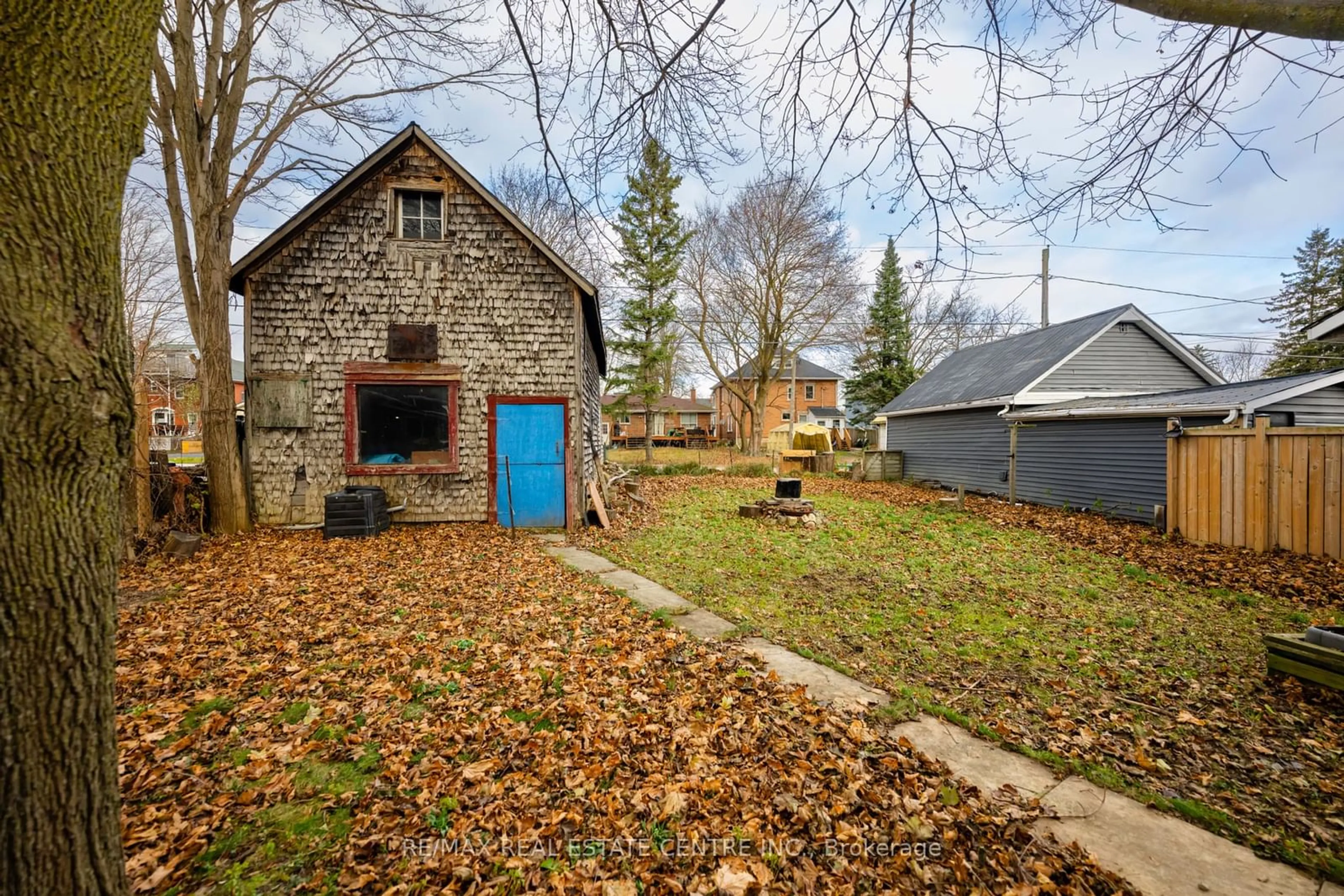 Shed for 326 Andrew St, Shelburne Ontario L9V 2Y8