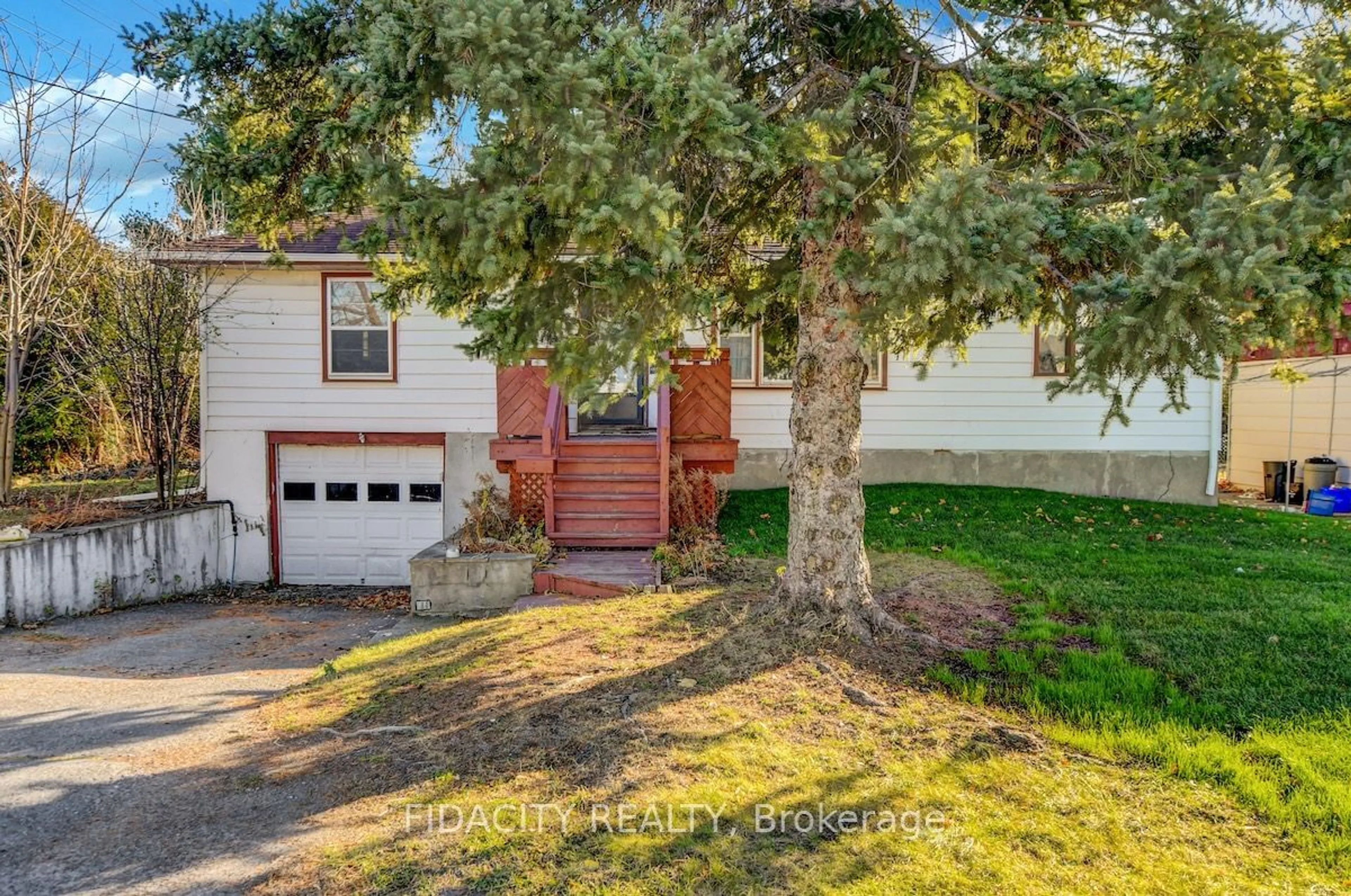 Frontside or backside of a home, cottage for 66 Withrow Ave, Meadowlands - Crestview and Area Ontario K2G 2J3