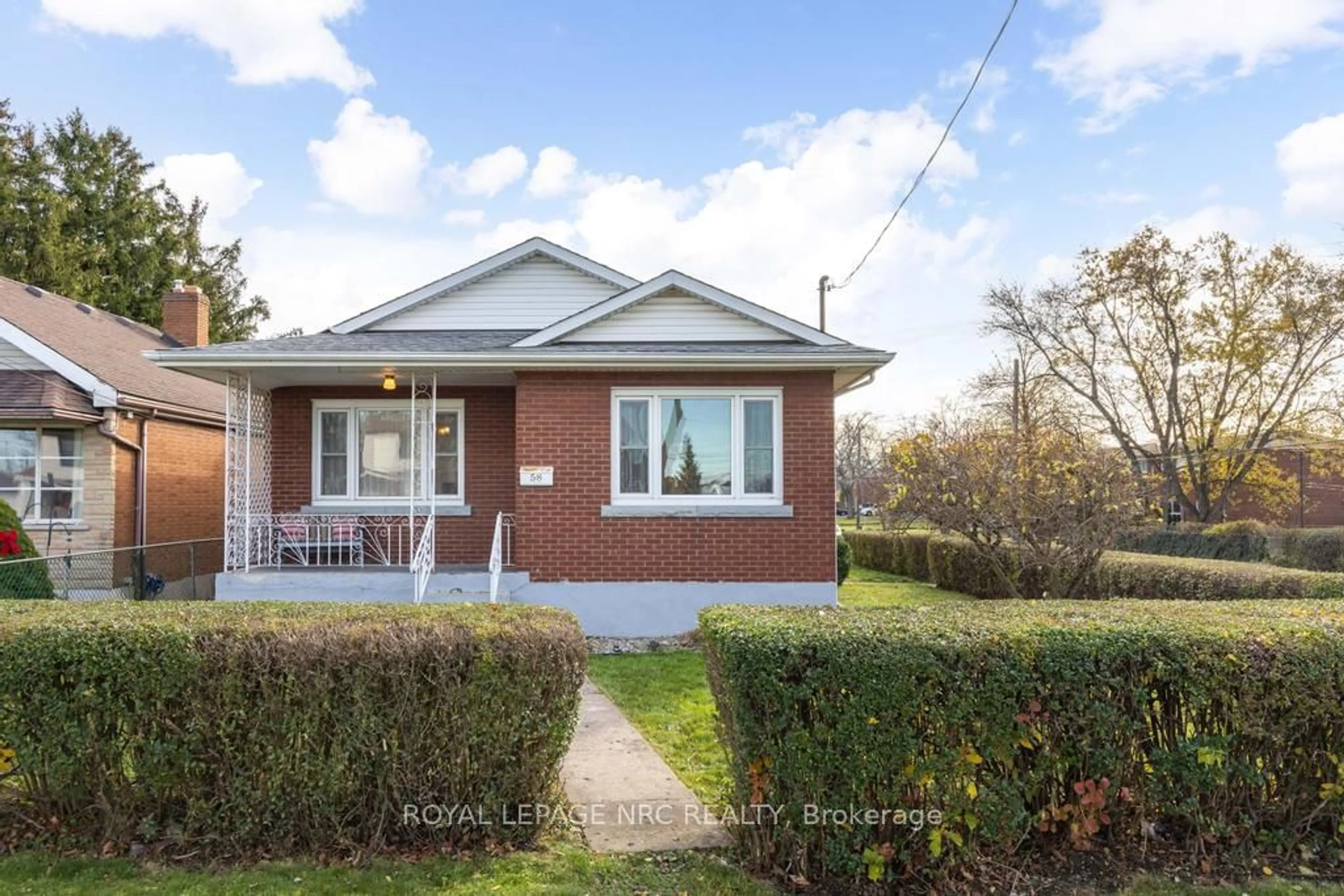 Frontside or backside of a home, cottage for 58 Bloomfield Ave, St. Catharines Ontario L2P 1X4