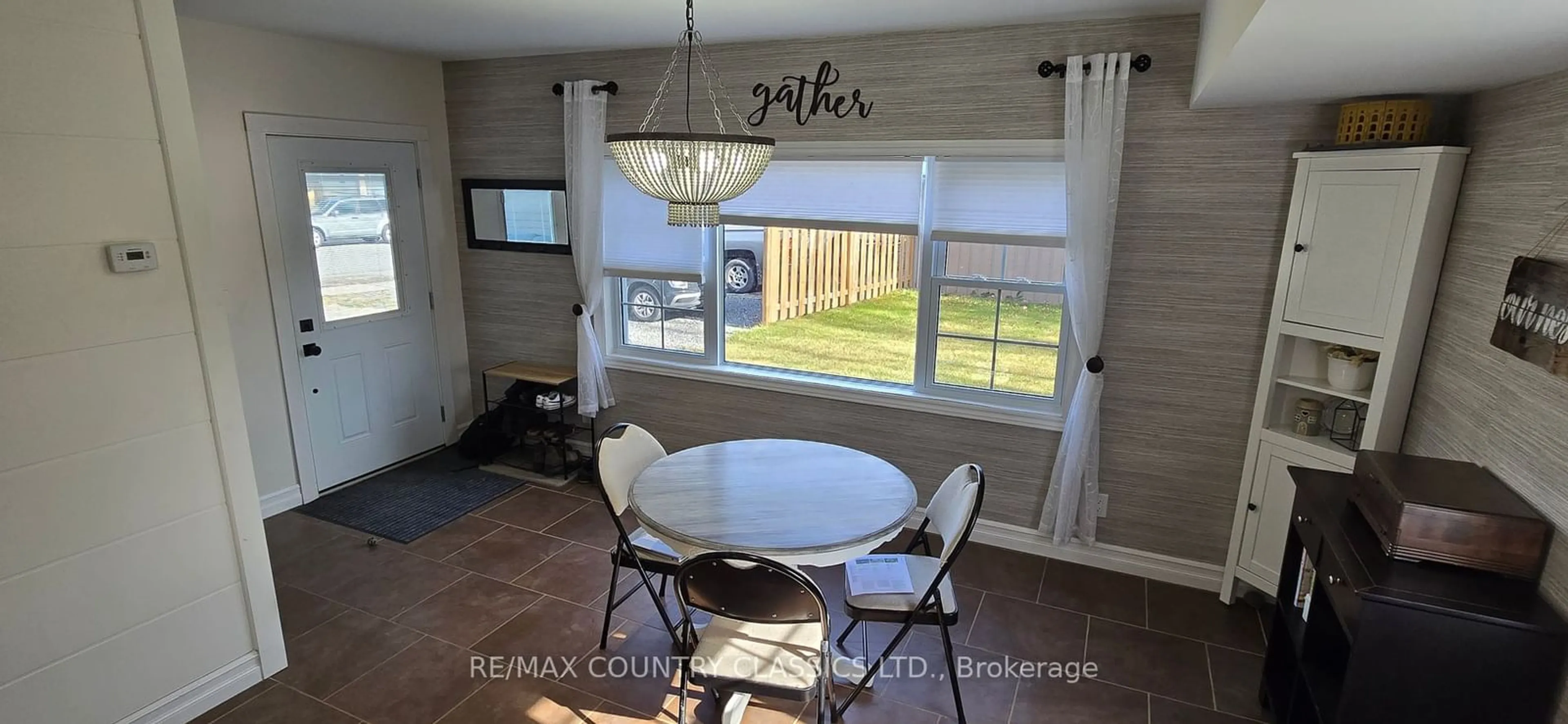 Dining room, wood floors, cottage for 102 Concession St, Havelock-Belmont-Methuen Ontario K0L 1Z0