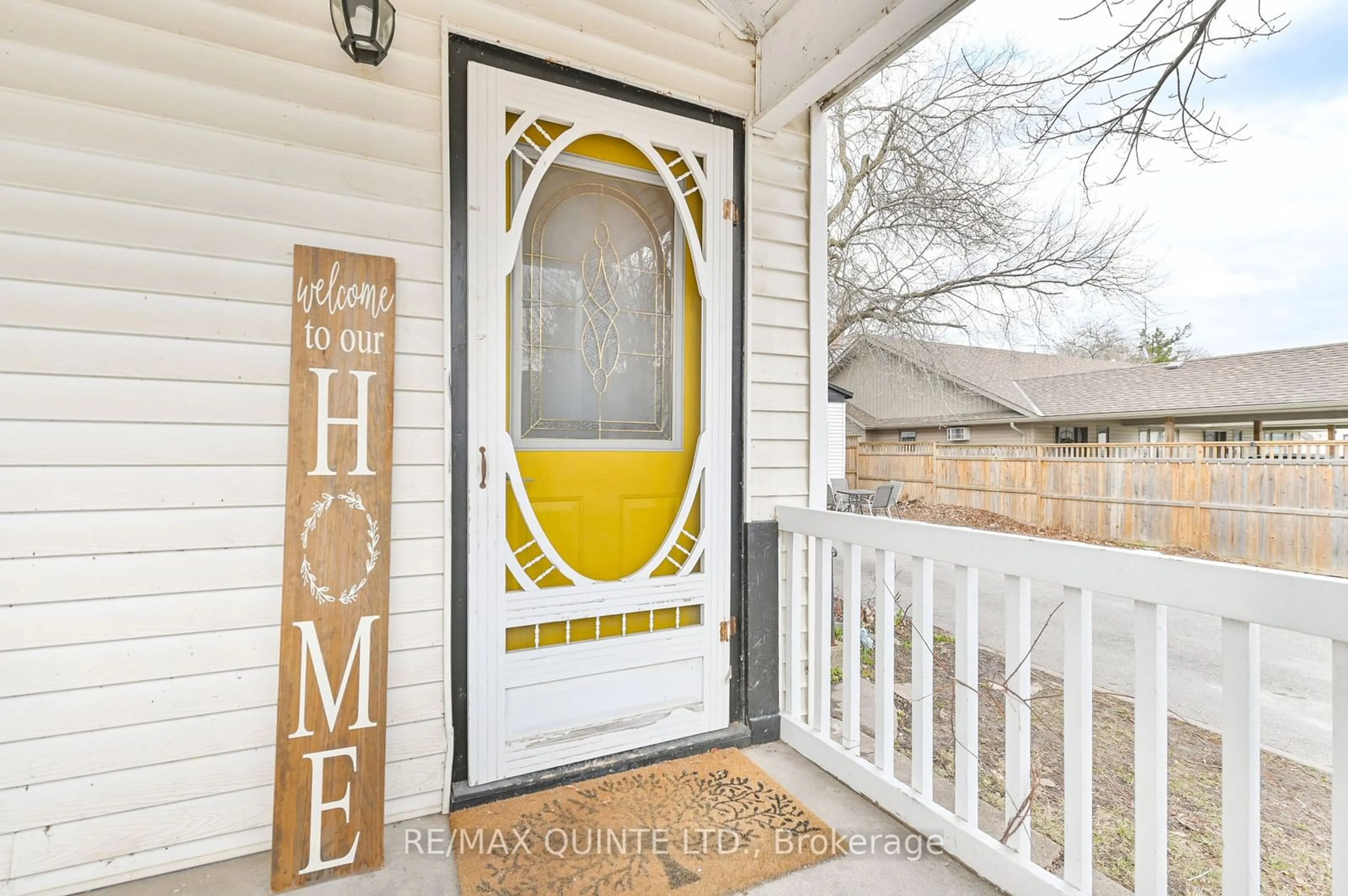 Indoor entryway, wood floors for 315 Arthur St, Tweed Ontario K0K 3J0