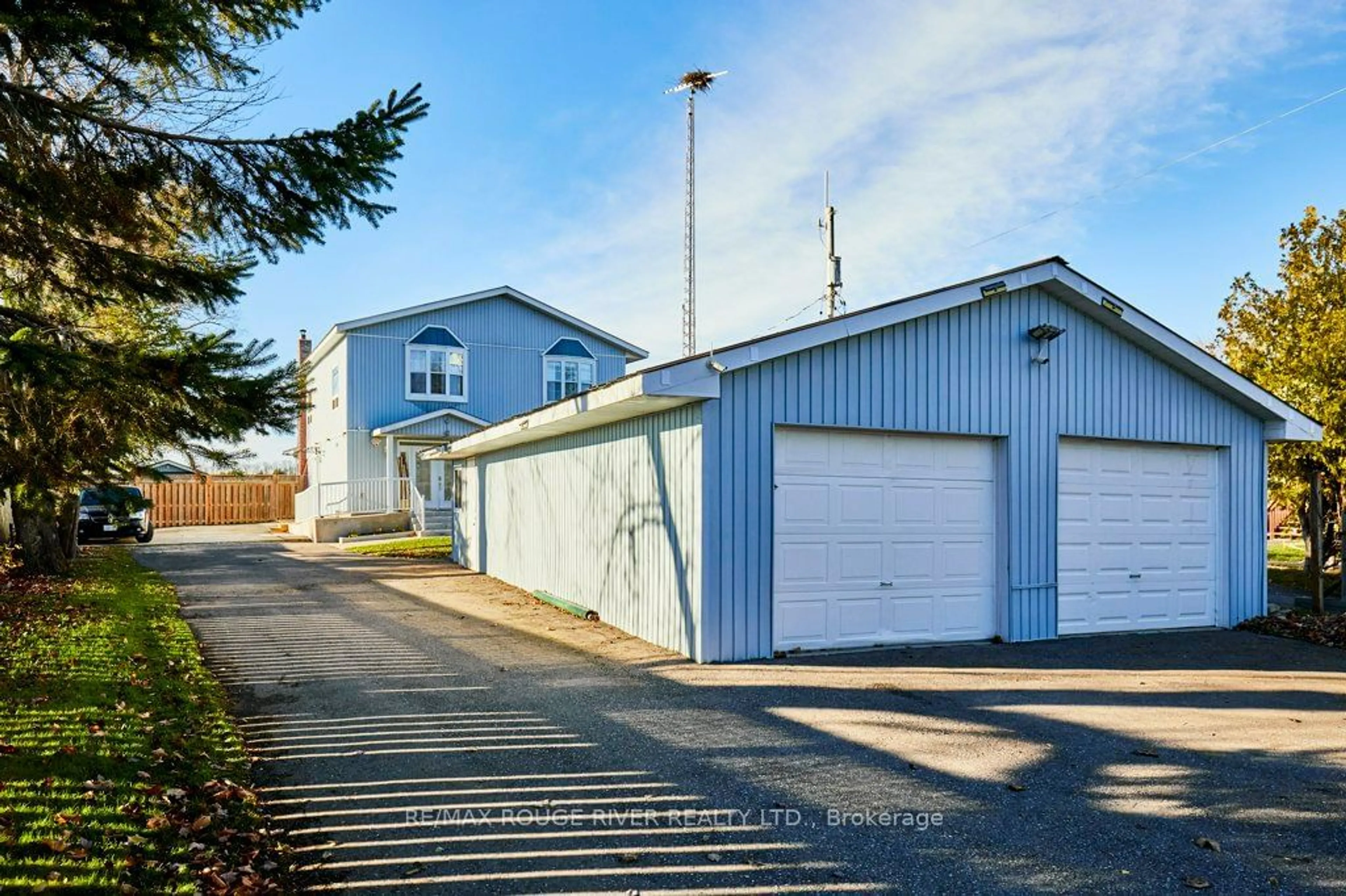 Indoor garage for 81 Laird Dr, Kawartha Lakes Ontario K9V 4R6