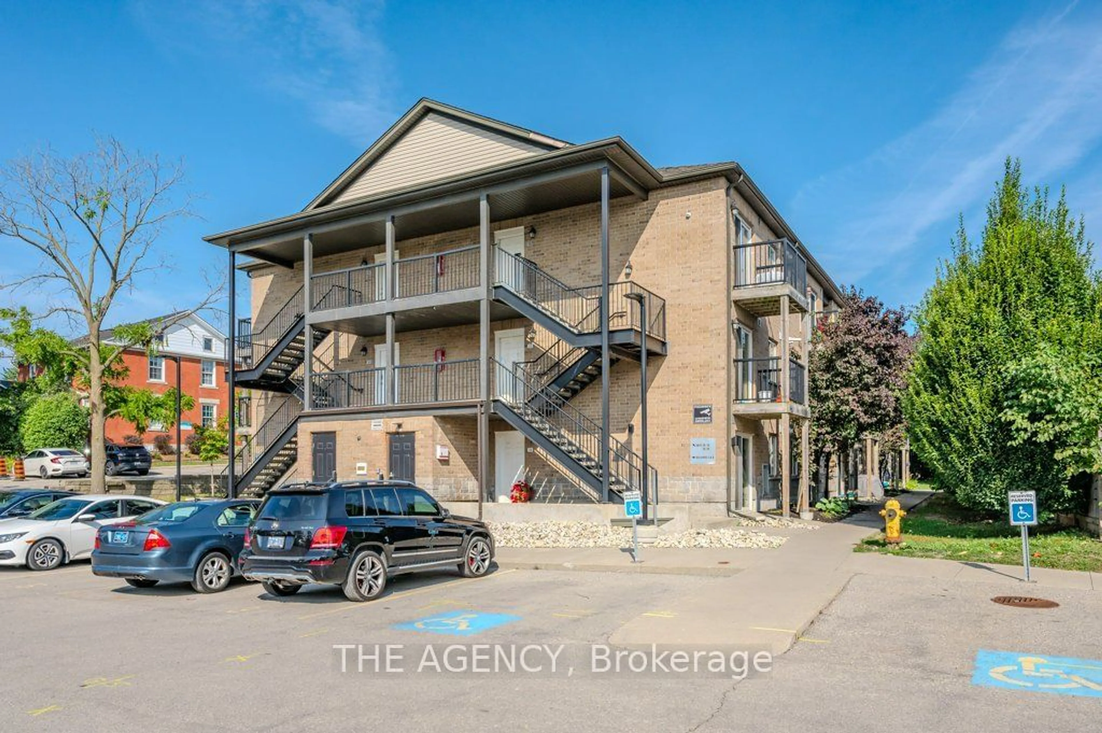 A pic from exterior of the house or condo, the front or back of building for 185 Windale Cres #6C, Kitchener Ontario N2E 3H4