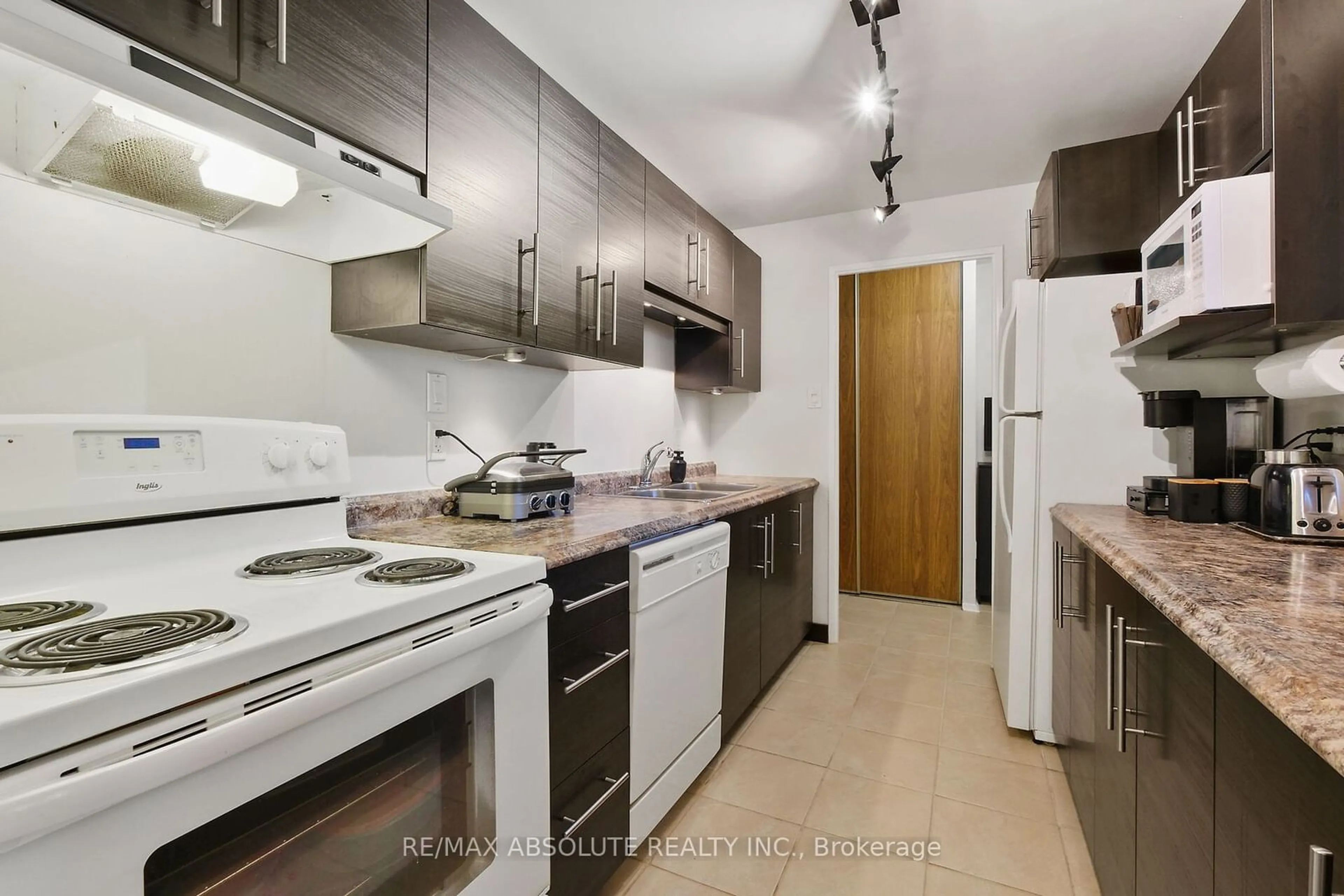 Standard kitchen, wood floors for 1025 Richmond Rd #1805, Woodroffe Ontario K2B 8G8