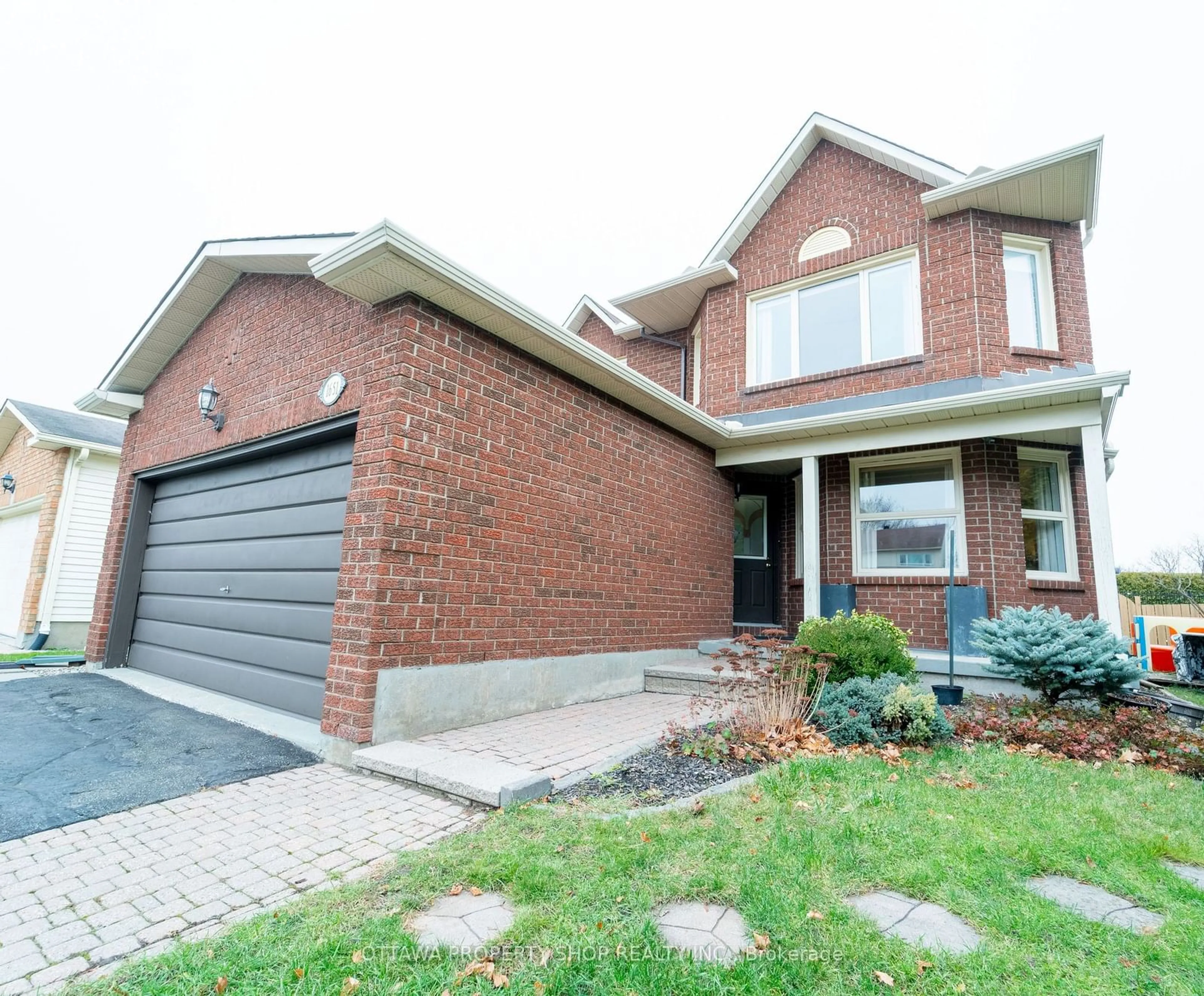 Home with brick exterior material for 1651 Westport Cres, Orleans - Convent Glen and Area Ontario K1C 6C4