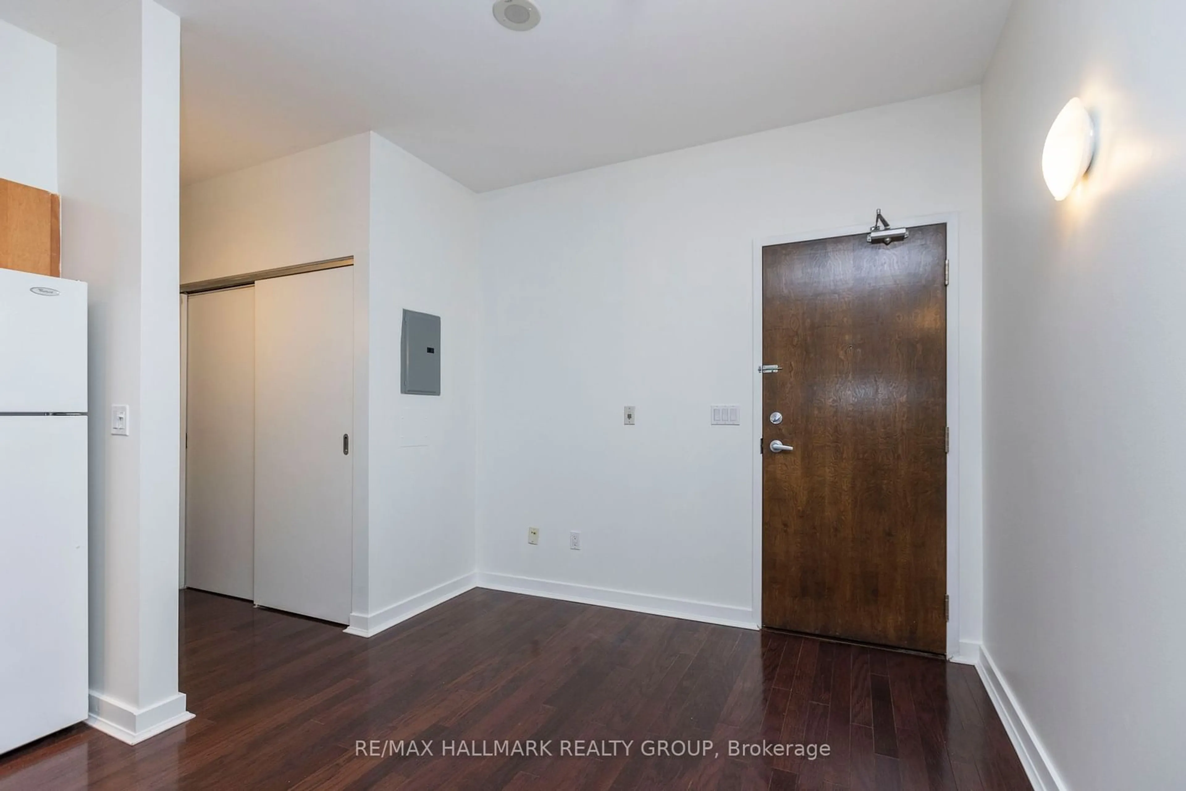 Indoor entryway, unknown floor for 383 CUMBERLAND St #710, Lower Town - Sandy Hill Ontario K1N 1J7