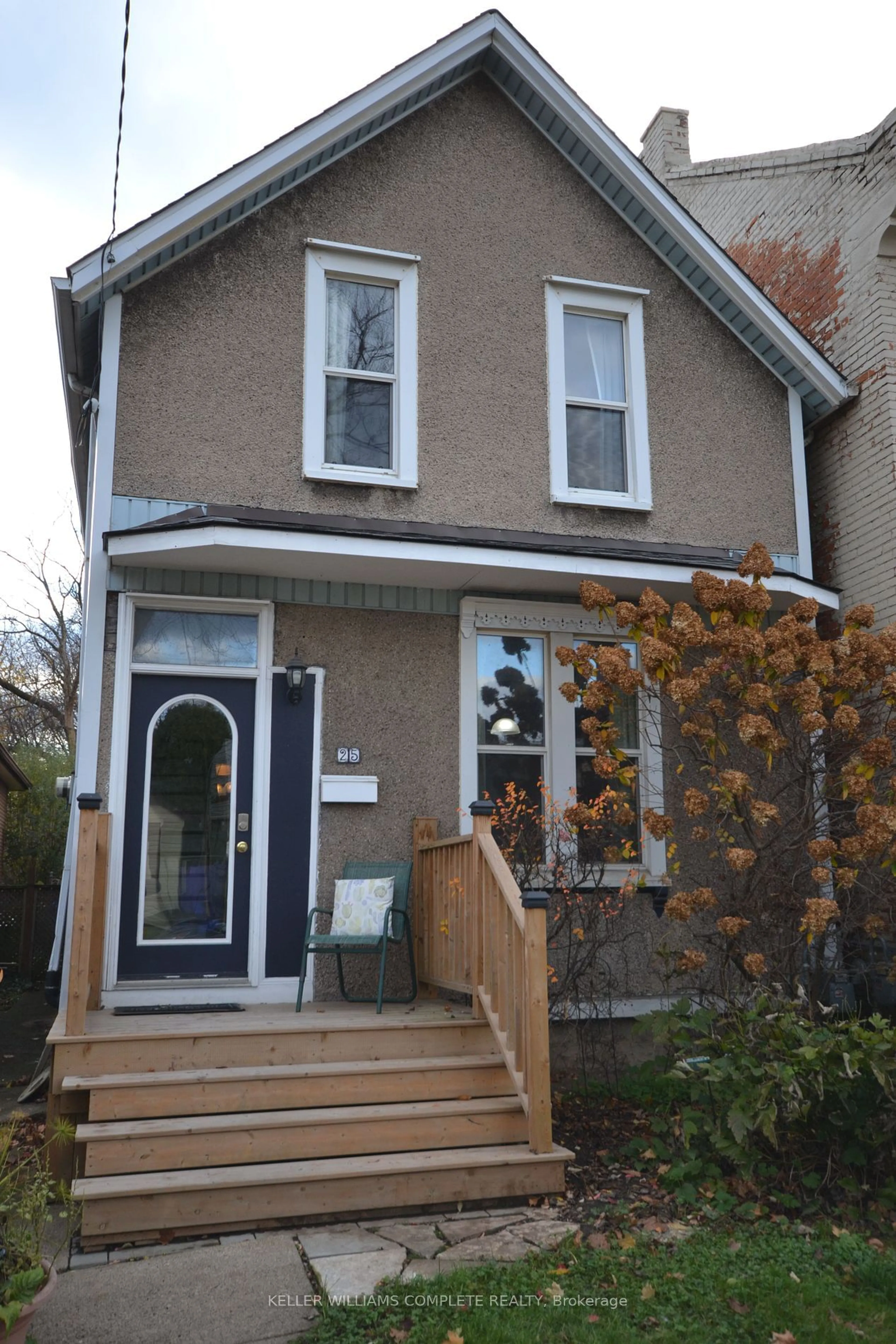 Frontside or backside of a home, cottage for 25 Chatham St, Hamilton Ontario L8P 2B3