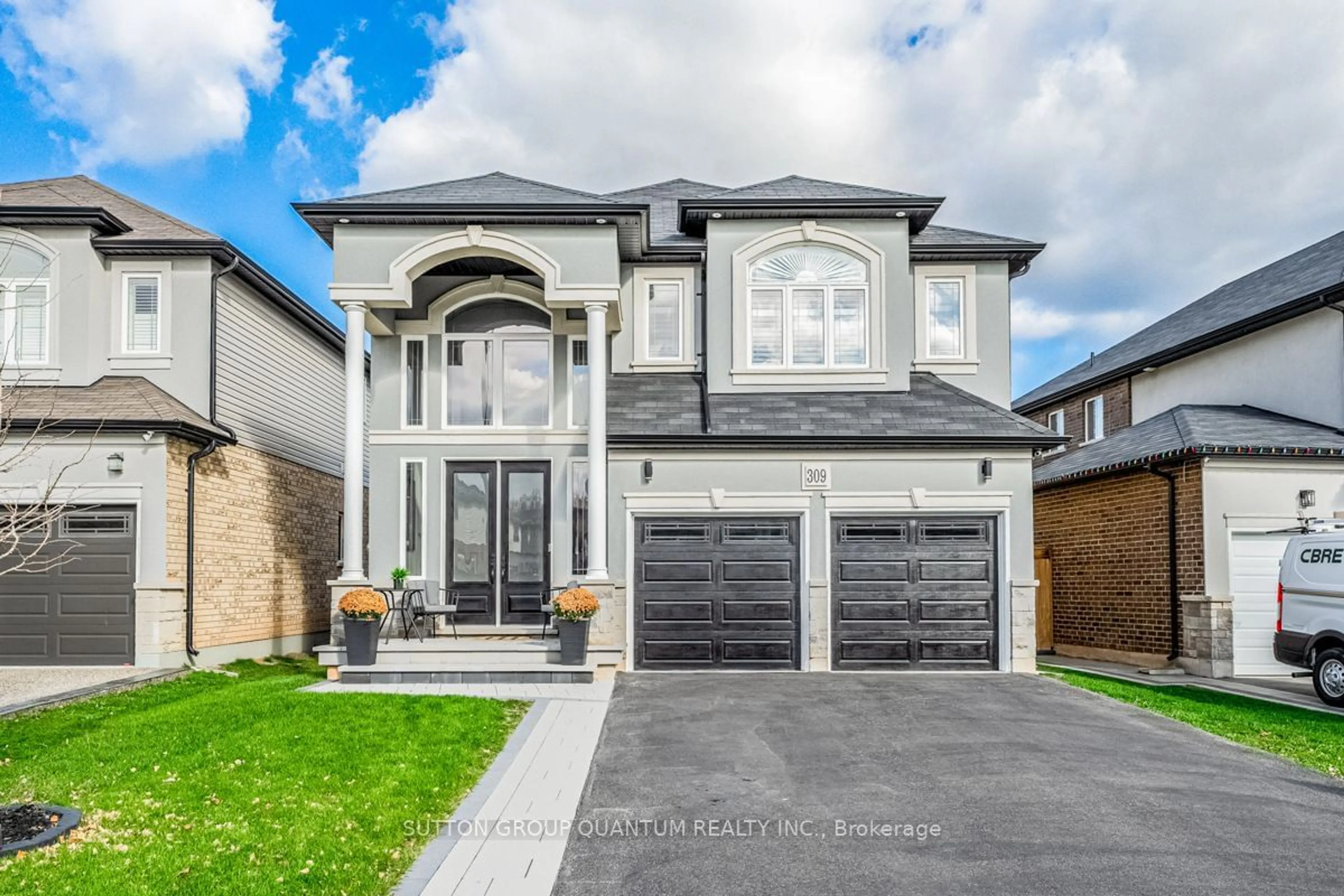 Frontside or backside of a home, the street view for 309 Vienna St, Hamilton Ontario L8G 0B3