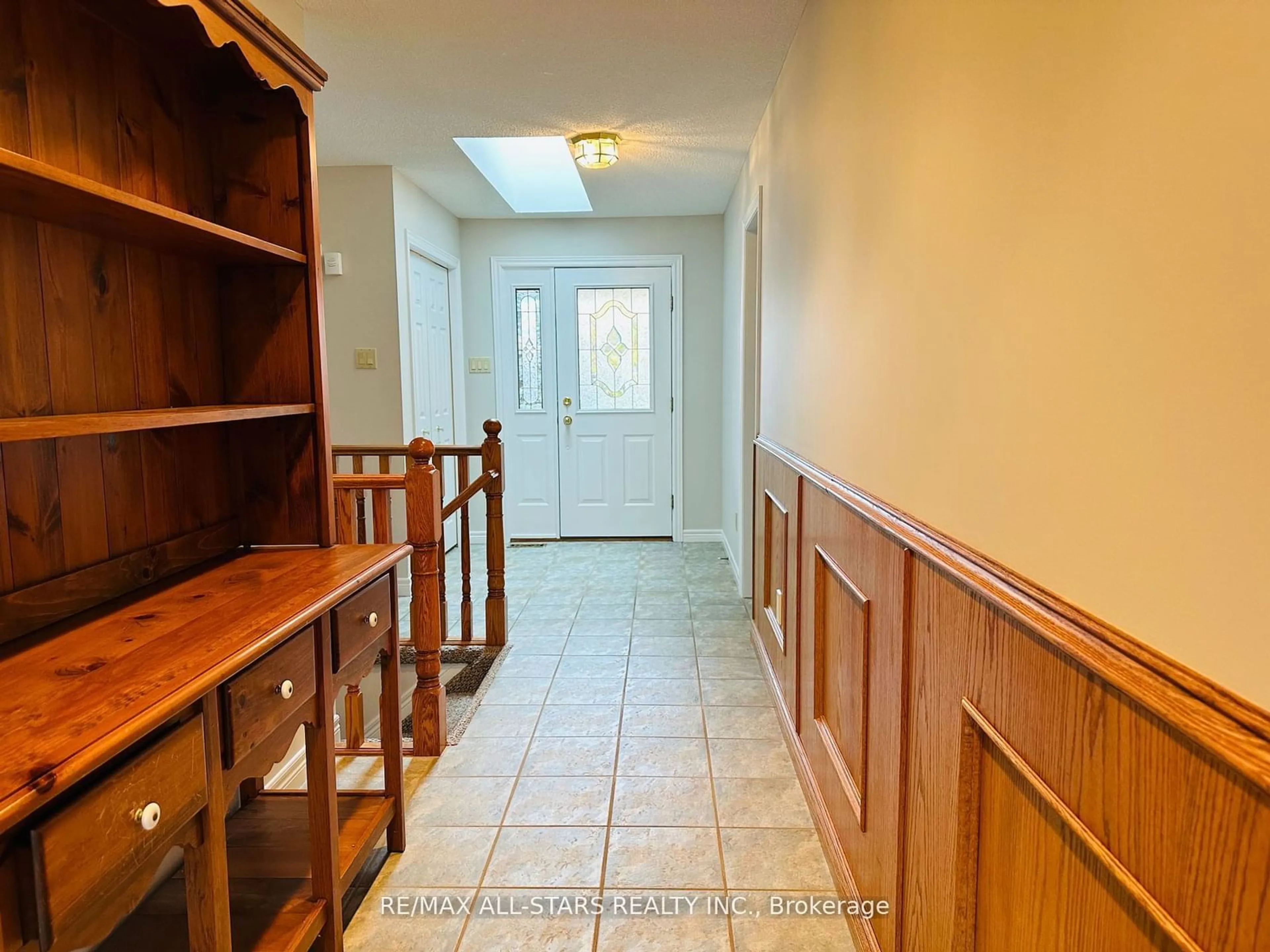 Indoor entryway, wood floors for 22 Ports Dr, Kawartha Lakes Ontario K0M 1A0