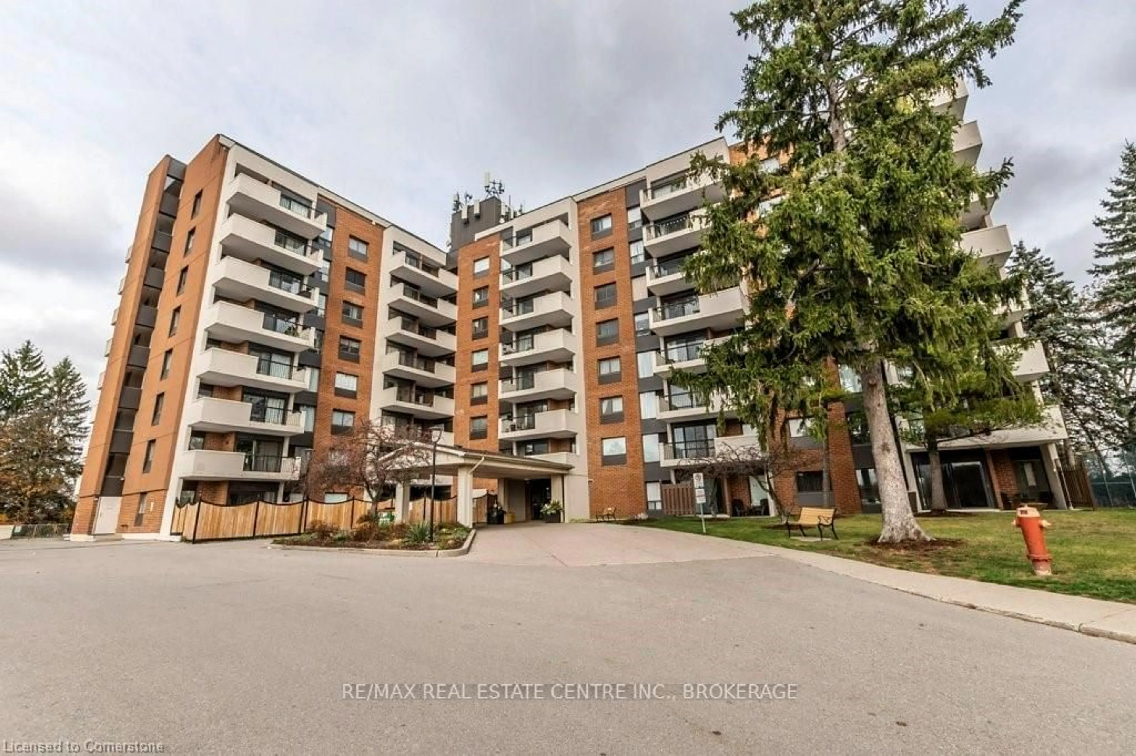 A pic from exterior of the house or condo, the front or back of building for 260 Sheldon Ave #608, Kitchener Ontario N2H 6P2