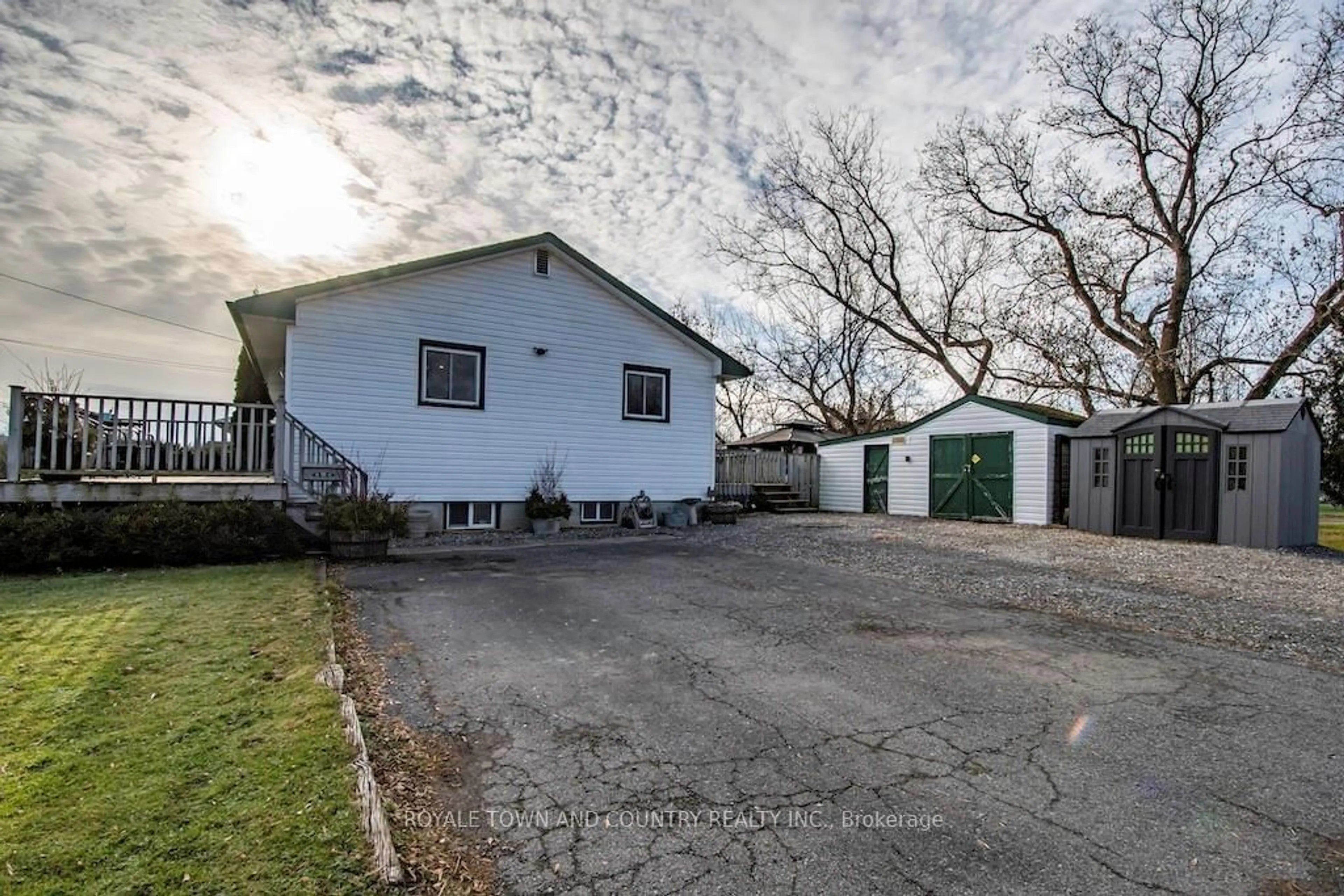 Frontside or backside of a home, cottage for 9 Deane St, Kawartha Lakes Ontario K0L 2W0