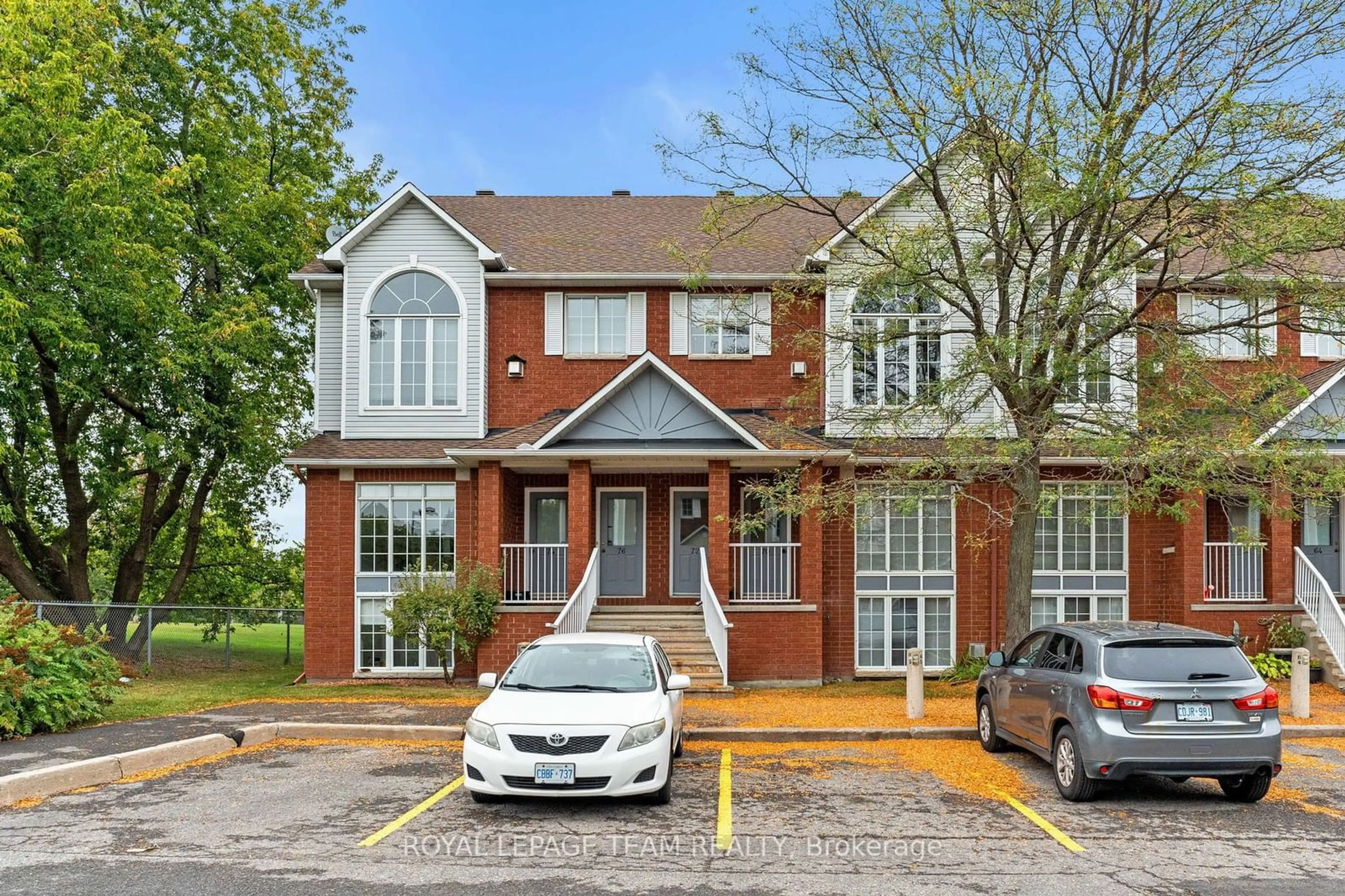 A pic from exterior of the house or condo, the street view for 72 BRISTON, Hunt Club - South Keys and Area Ontario K1G 5P5