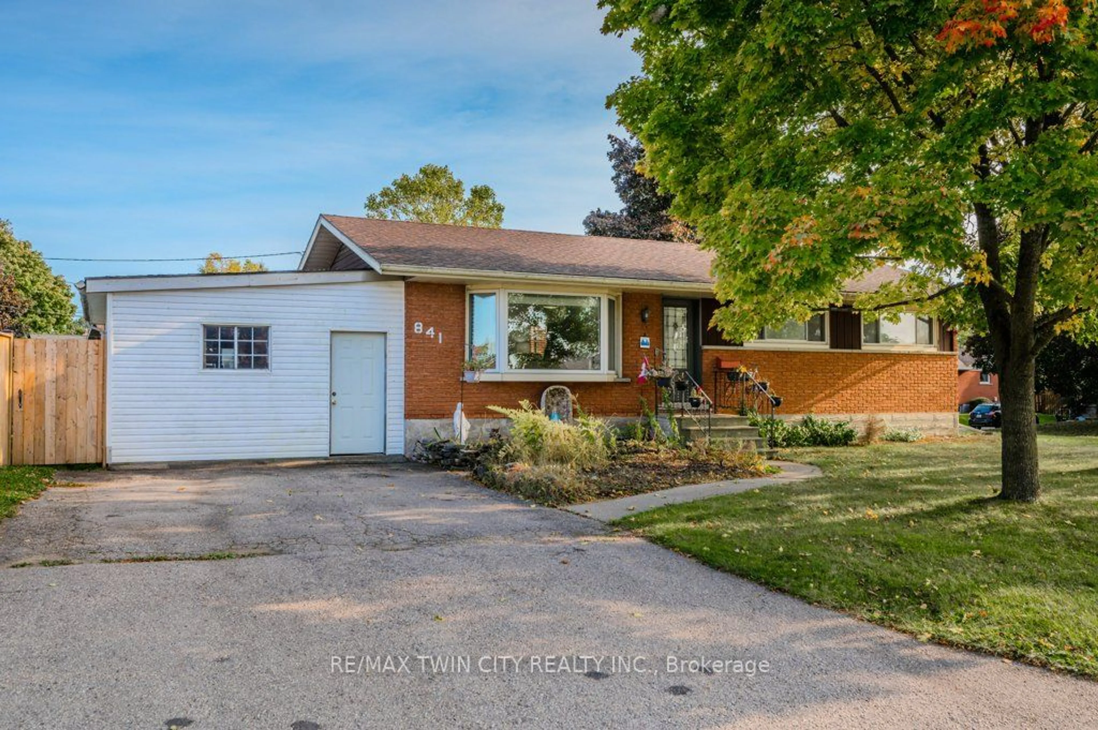 Frontside or backside of a home, the street view for 841 Westminster Dr, Cambridge Ontario N3H 1V4