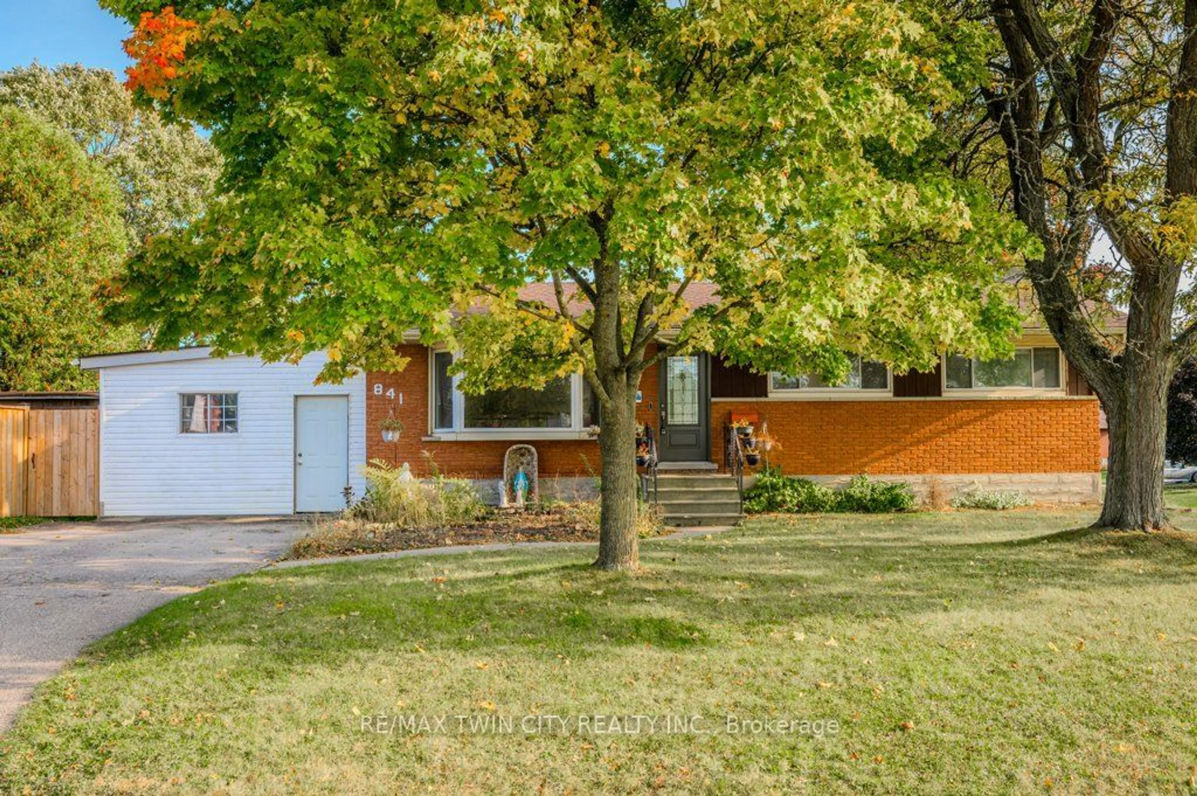 Frontside or backside of a home, the street view for 841 Westminster Dr, Cambridge Ontario N3H 1V4