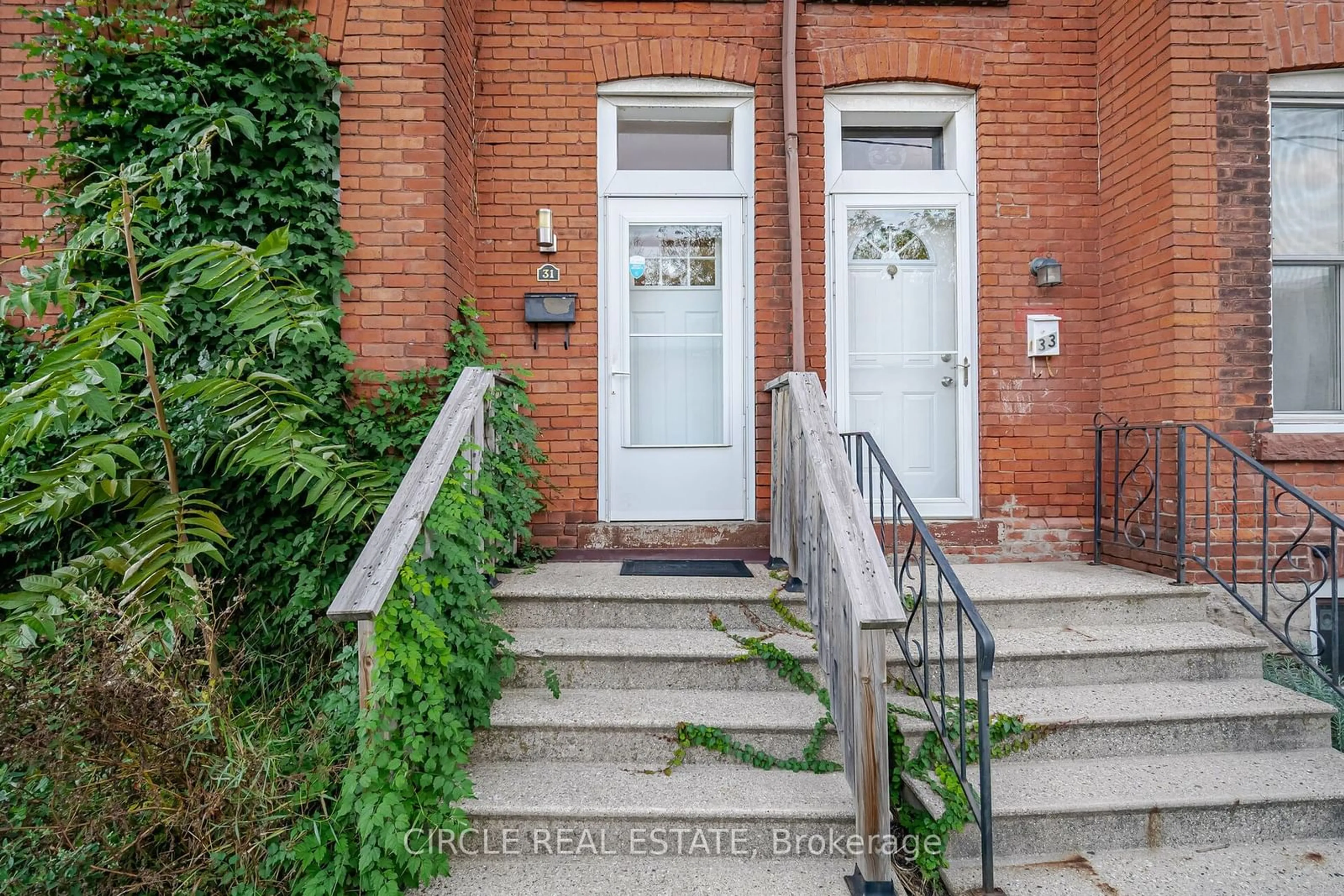 Stairs for 31 Wentworth St, Hamilton Ontario L8L 5V2