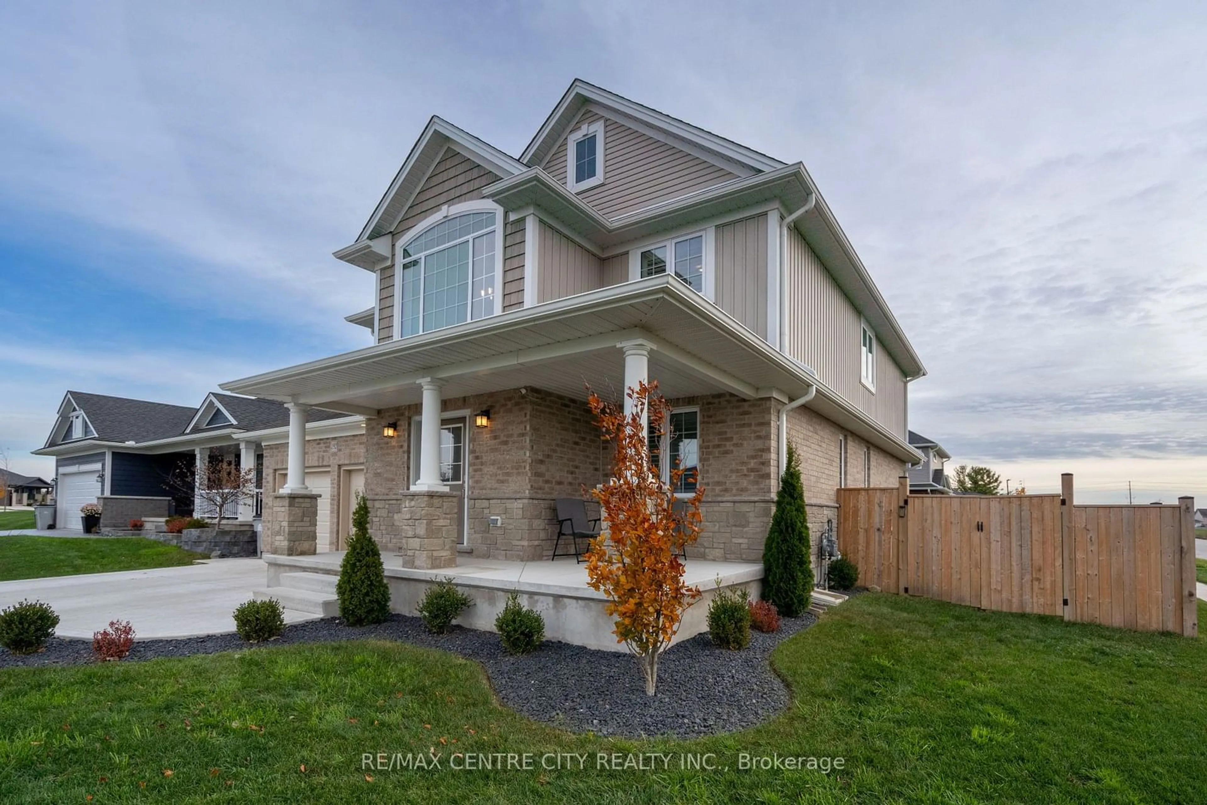 Frontside or backside of a home, the street view for 192 Everett Lane, Strathroy-Caradoc Ontario N7G 3H8