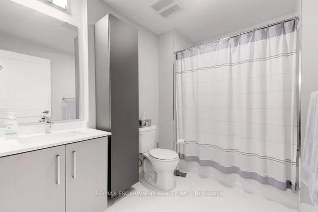 Additional property image - 15 Queen St Unit 812