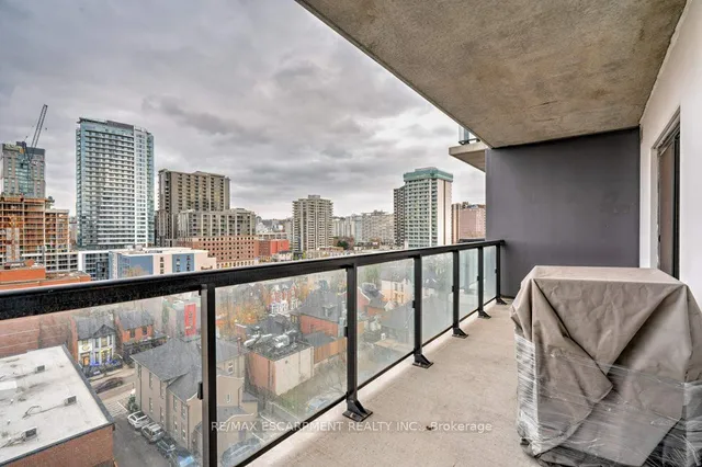 Additional property image - 15 Queen St Unit 812